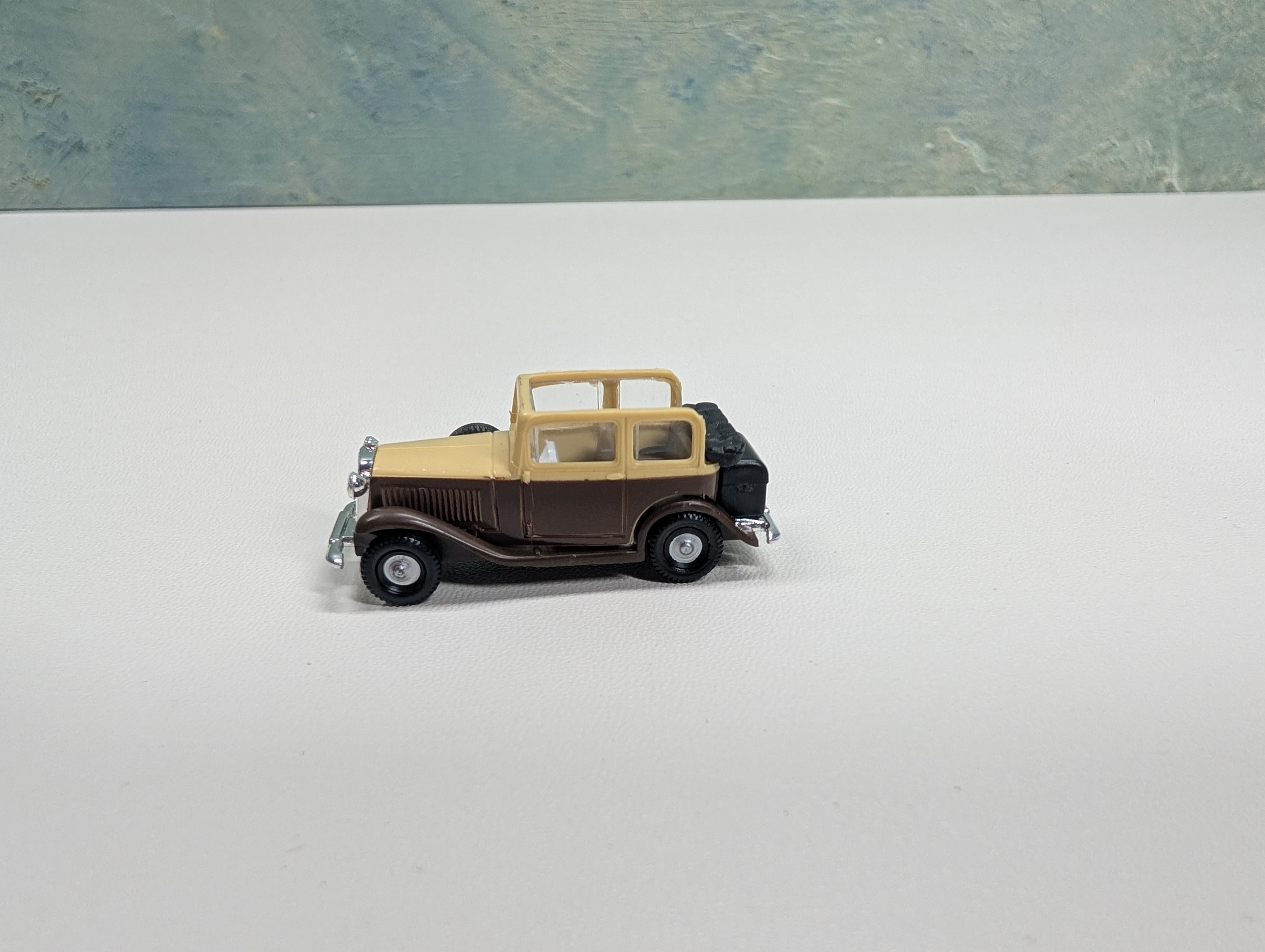 Brekina 1105 HO Scale Old Time Car Brown Opel P4
