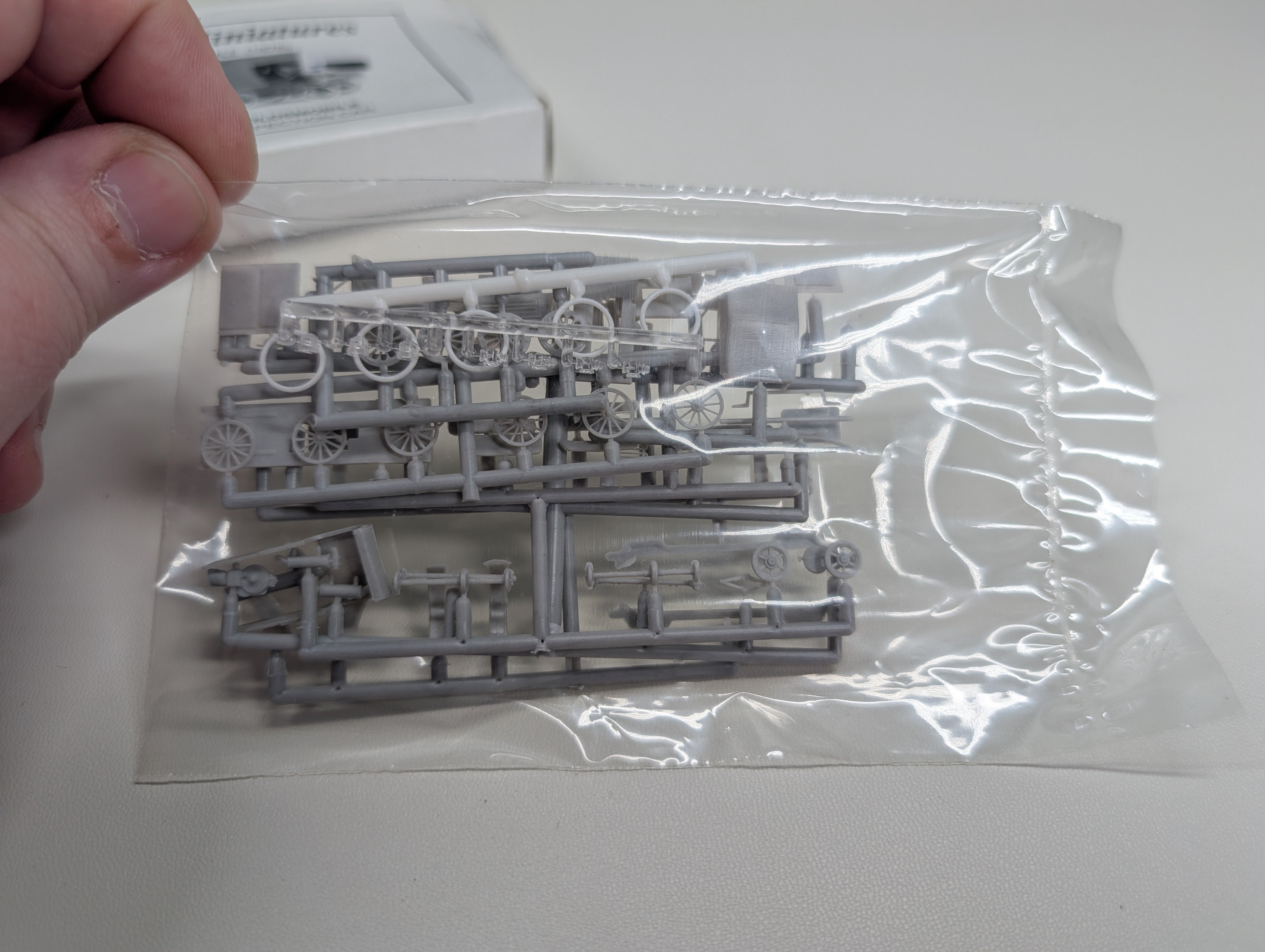 Highway Miniatures 360-228 HO Scale 1904 Curved Dash Oldsmobile & Olds Railroad Inspection Car KIT