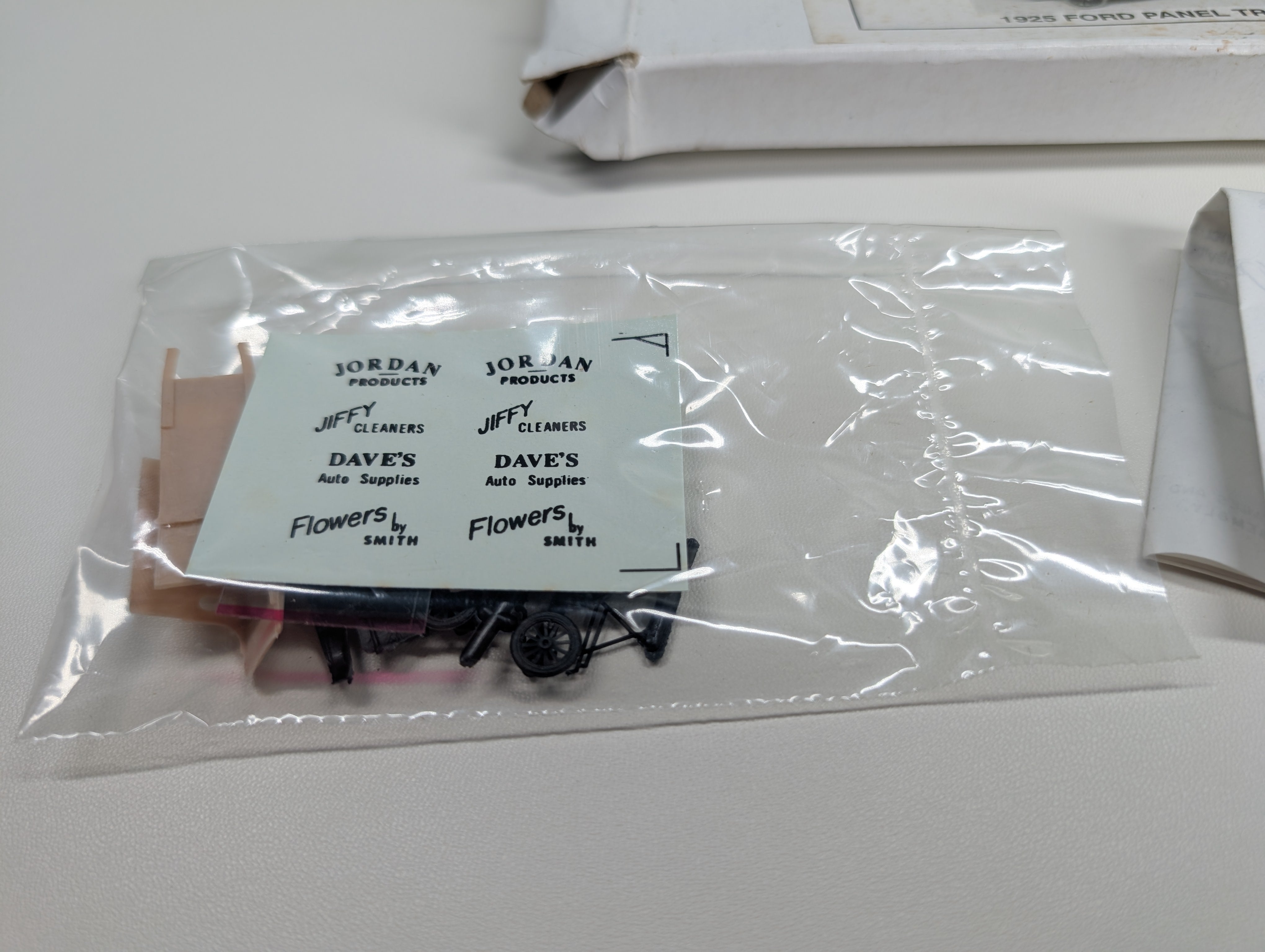 Highway Miniatures 360-216 HO Scale Jordan 1925 Ford Panel Truck KIT
