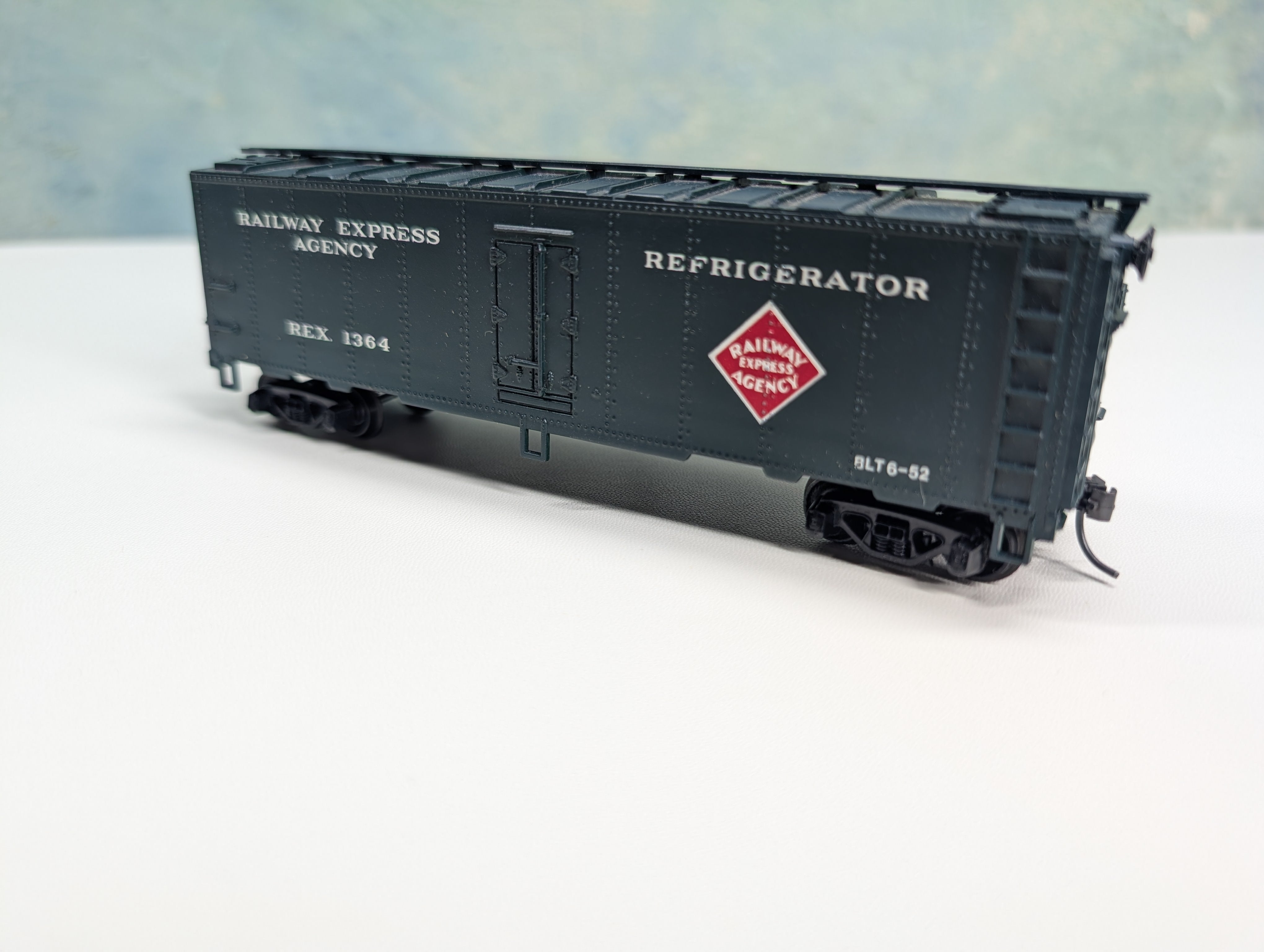 USED Mantua HO Scale 40' Reefer Railway Express Agency REX #1364