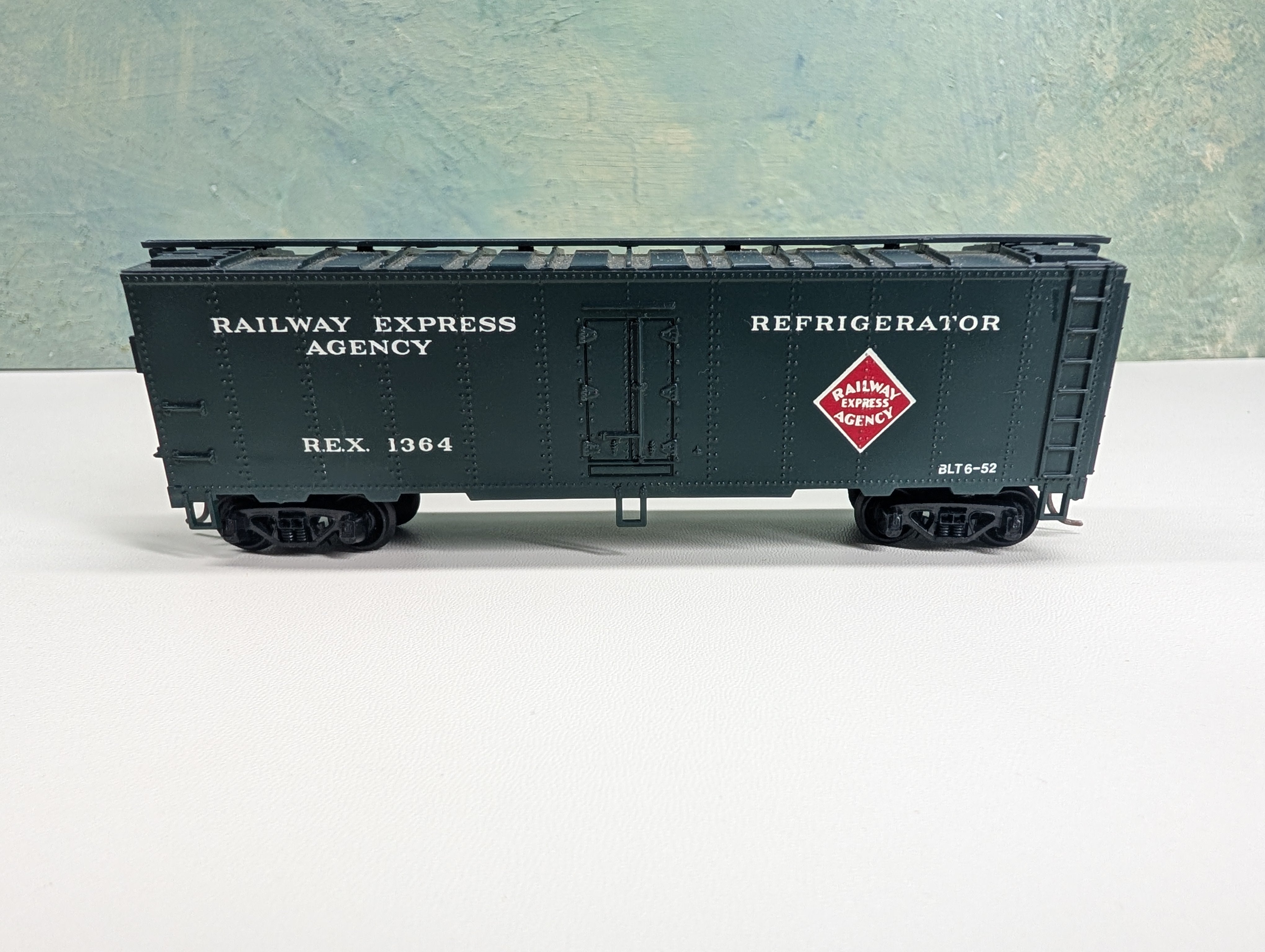 USED Mantua HO Scale 40' Reefer Railway Express Agency REX #1364