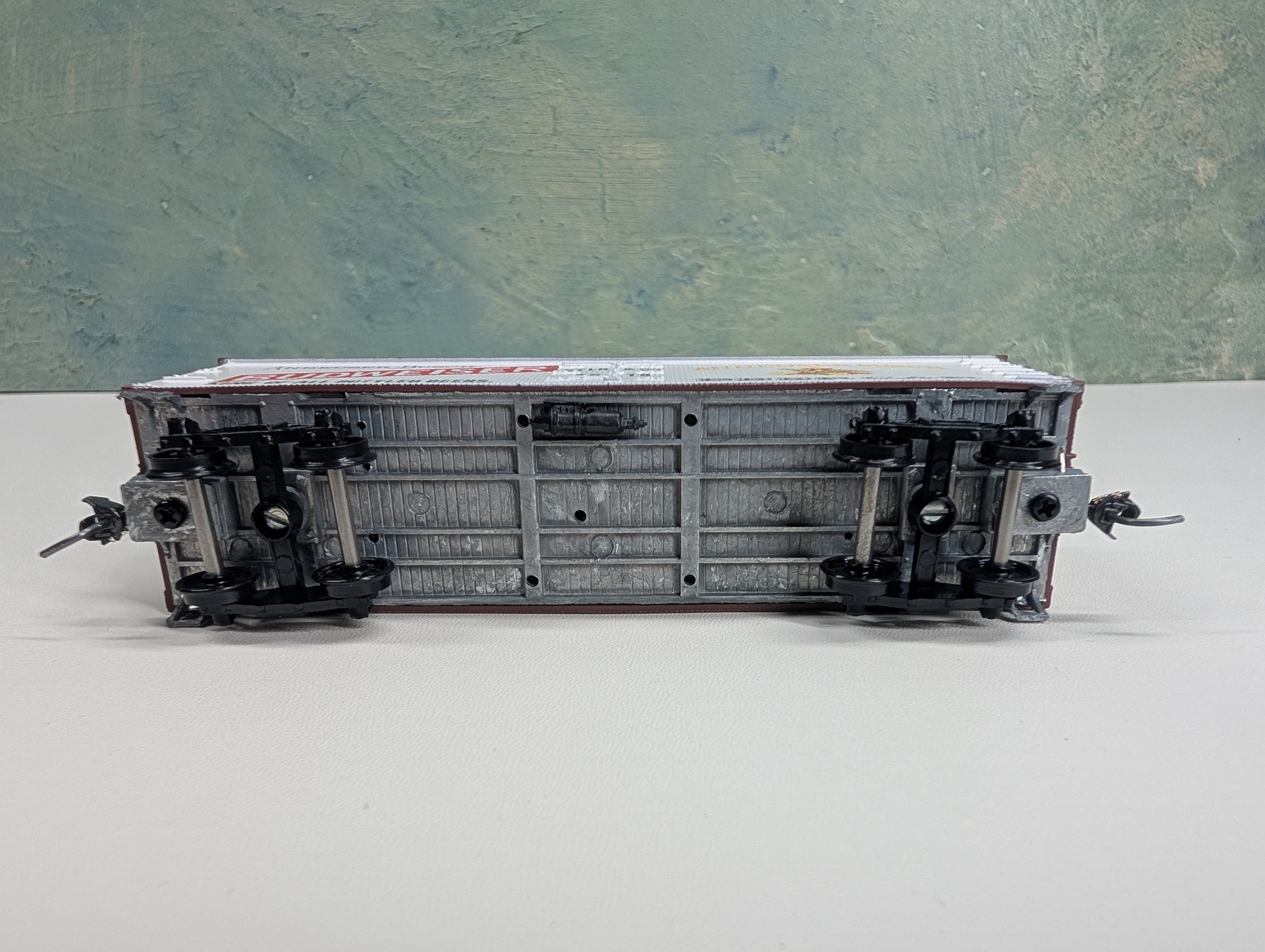 USED Roundhouse HO Scale 37' Billboard Beer Reefer Budwesier STLR&CO #3618