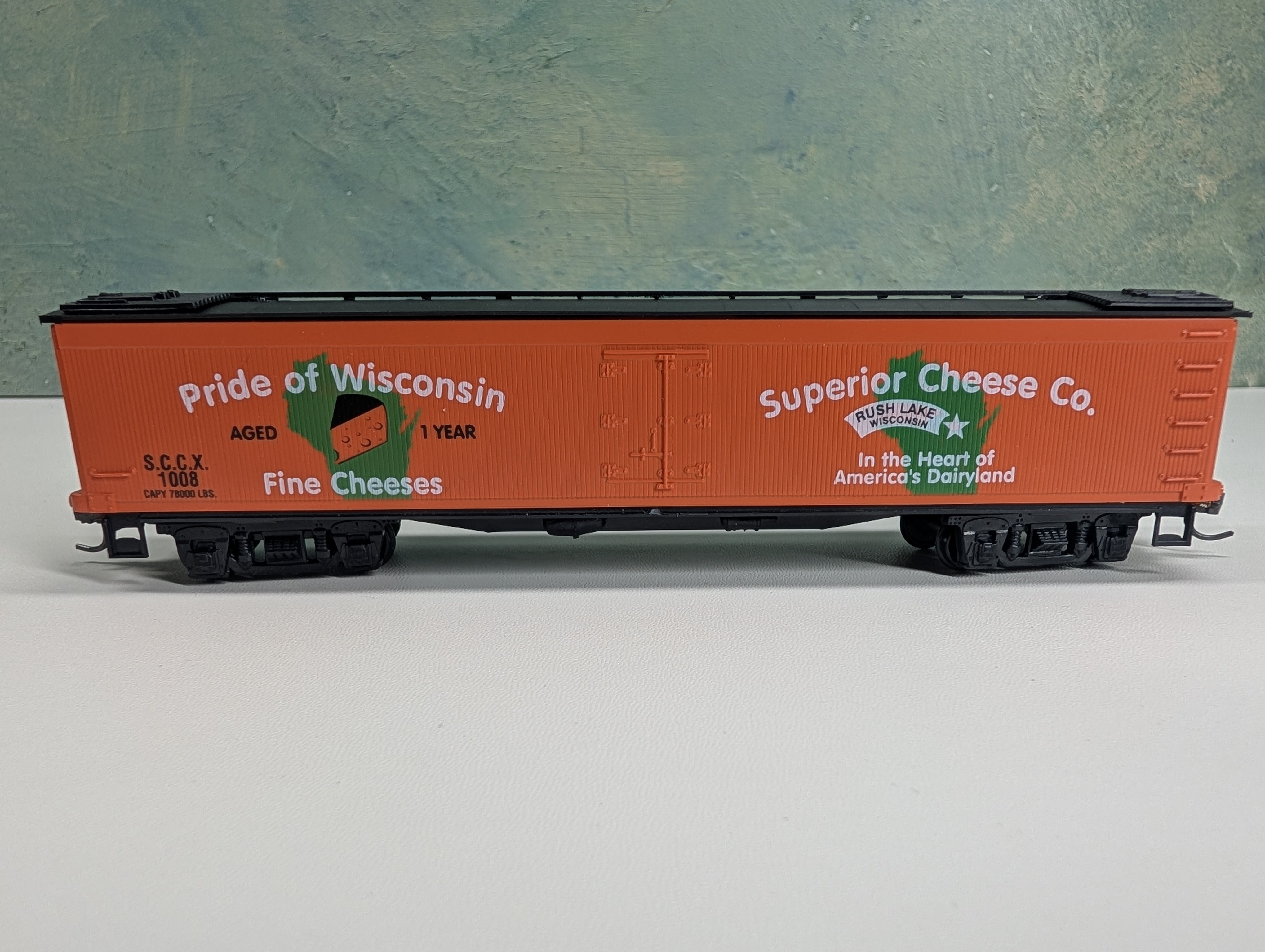 USED Roundhouse HO Scale 50' Express Reefer Superior Cheese SCCX #1008 Wisconsin