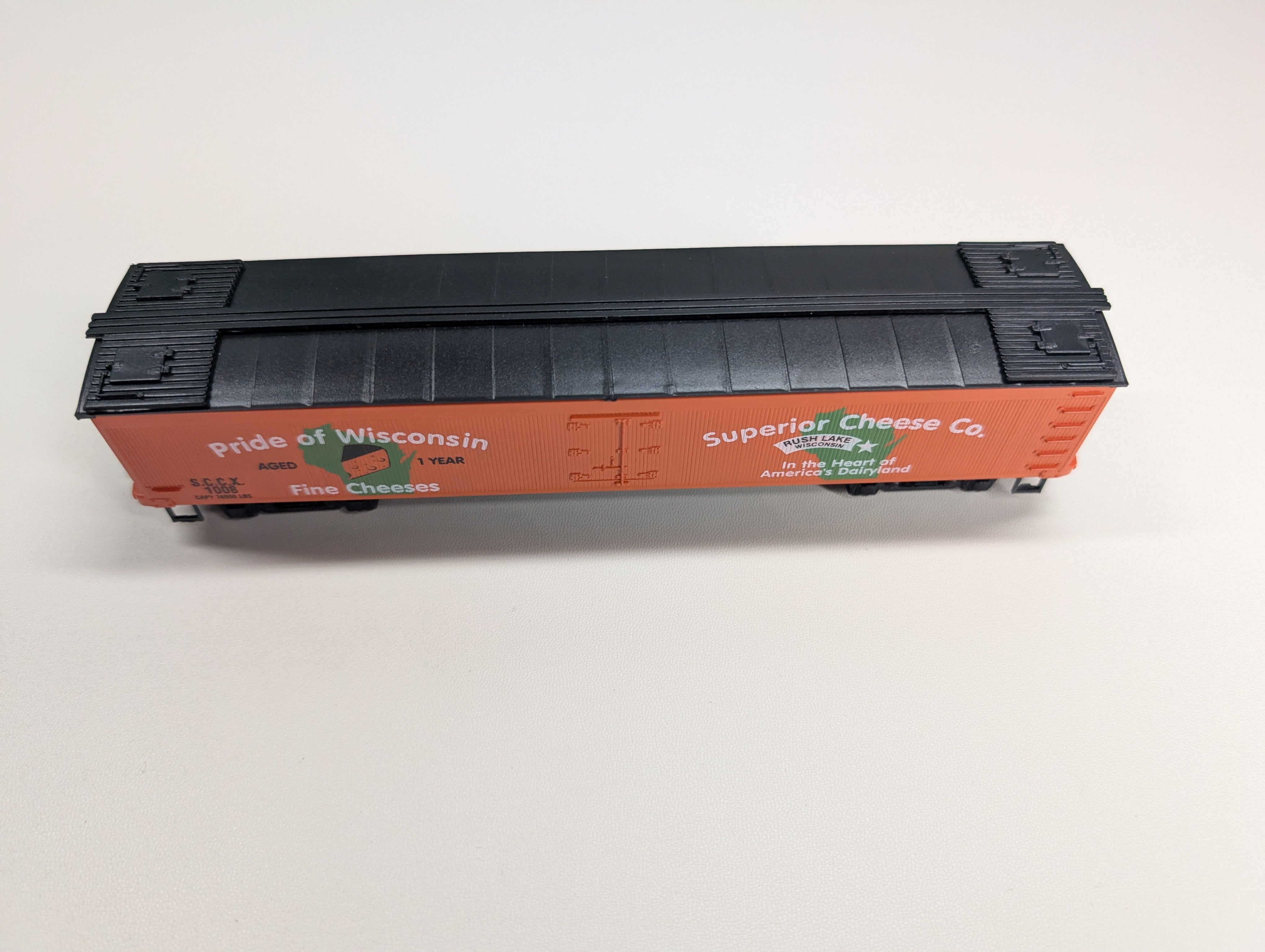 USED Roundhouse HO Scale 50' Express Reefer Superior Cheese SCCX #1008 Wisconsin