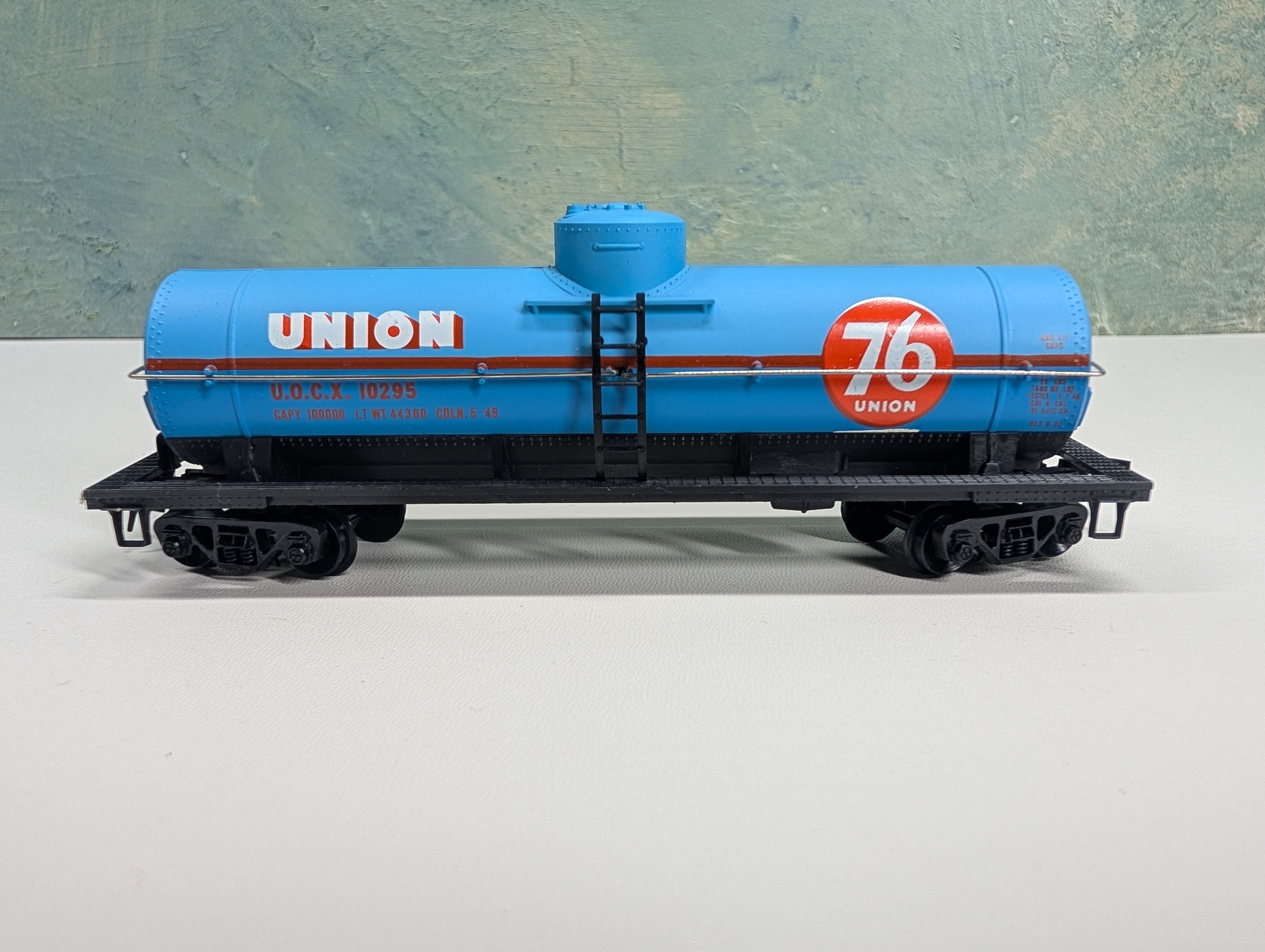 USED Pemco #3401-023 HO Scale Single Dome Tank Car Union 76 UOCX #10295