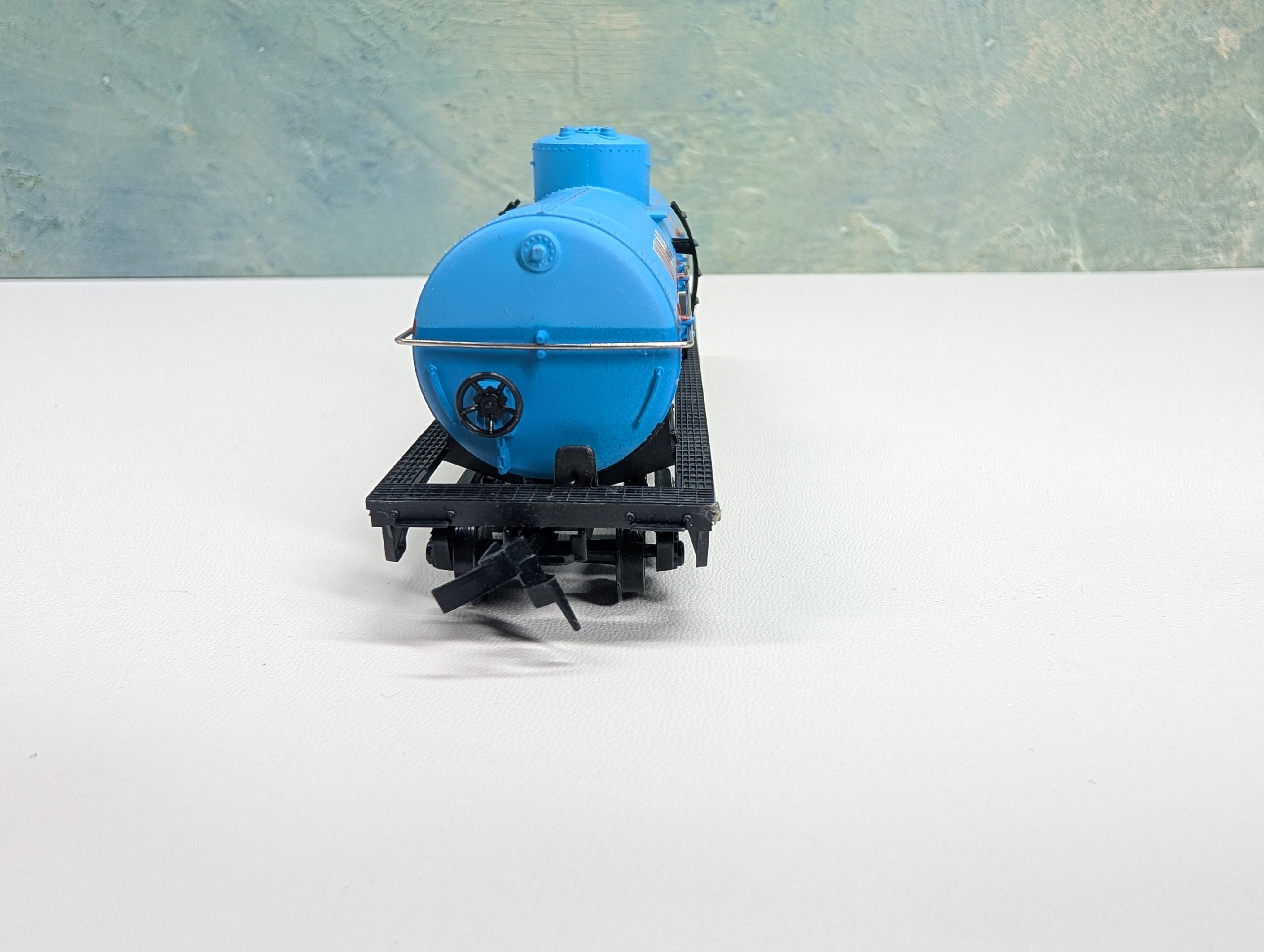 USED Pemco #3401-023 HO Scale Single Dome Tank Car Union 76 UOCX #10295