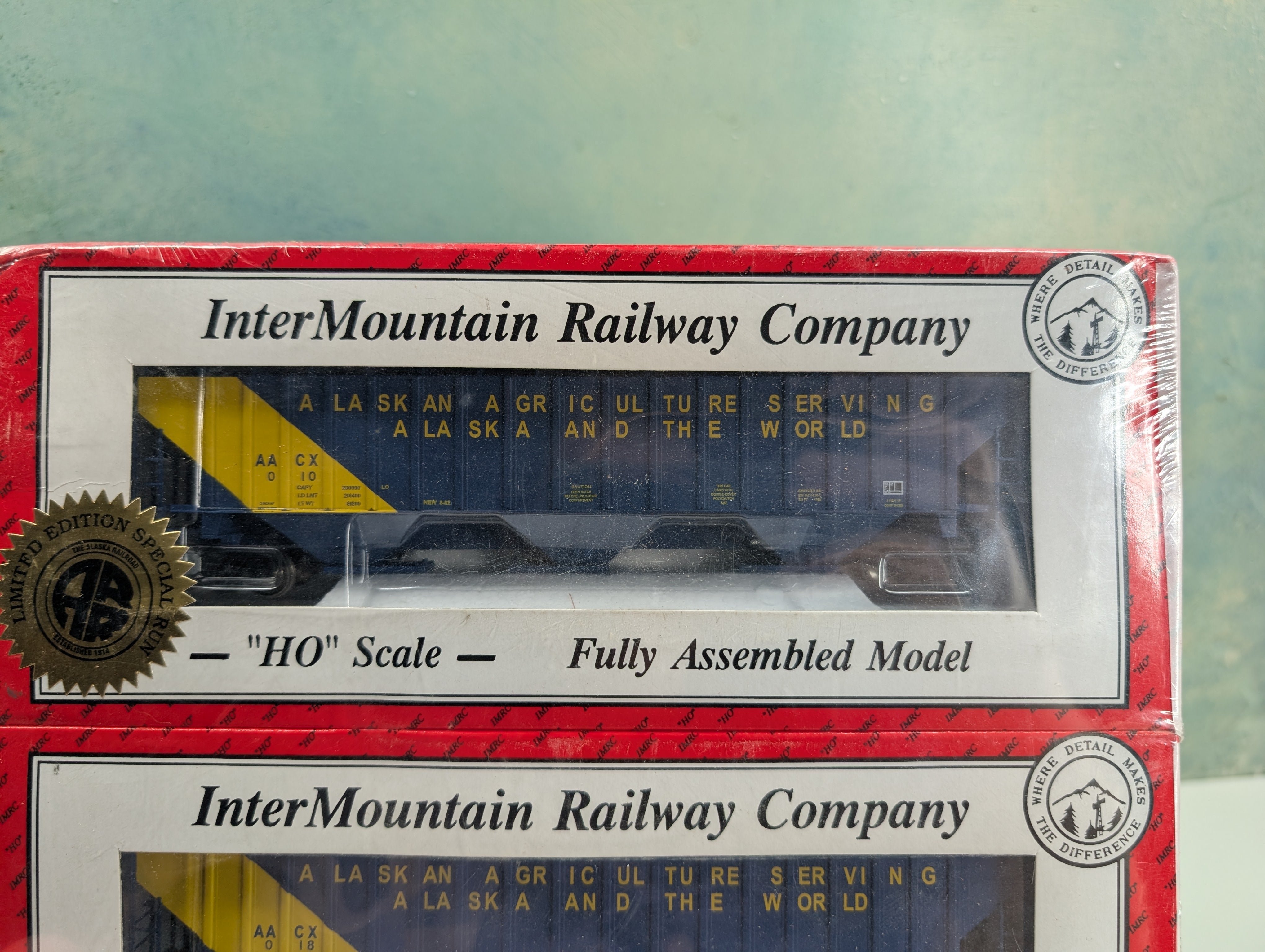 Intermountain 1037-3B HO Scale 4750 cu. ft. 18 Ribbed 3 Bay Hopper Set Alaska AACX #Road #s 010, 018, 019 PWRS Special Run (3 pcs)