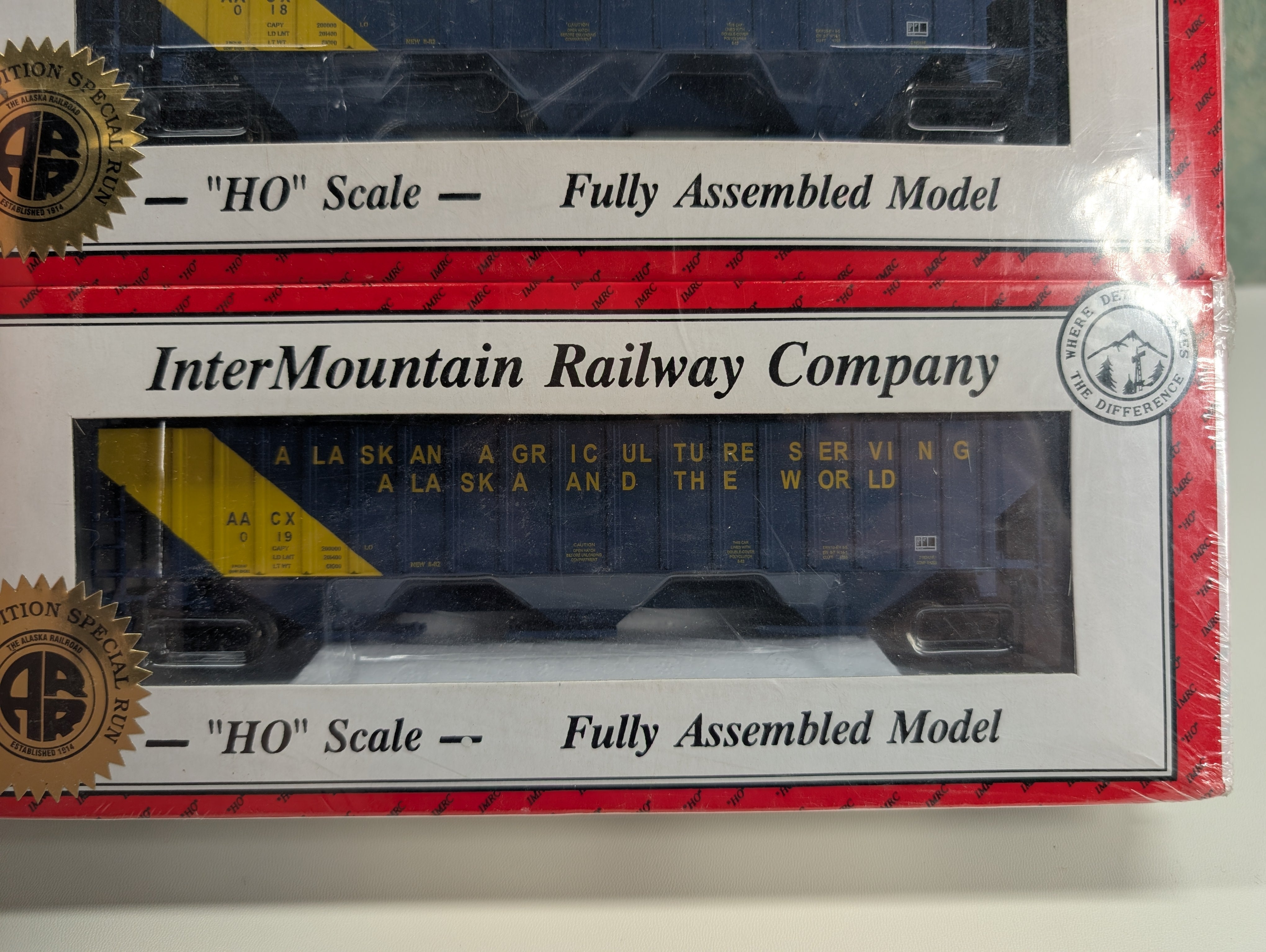 Intermountain 1037-3B HO Scale 4750 cu. ft. 18 Ribbed 3 Bay Hopper Set Alaska AACX #Road #s 010, 018, 019 PWRS Special Run (3 pcs)