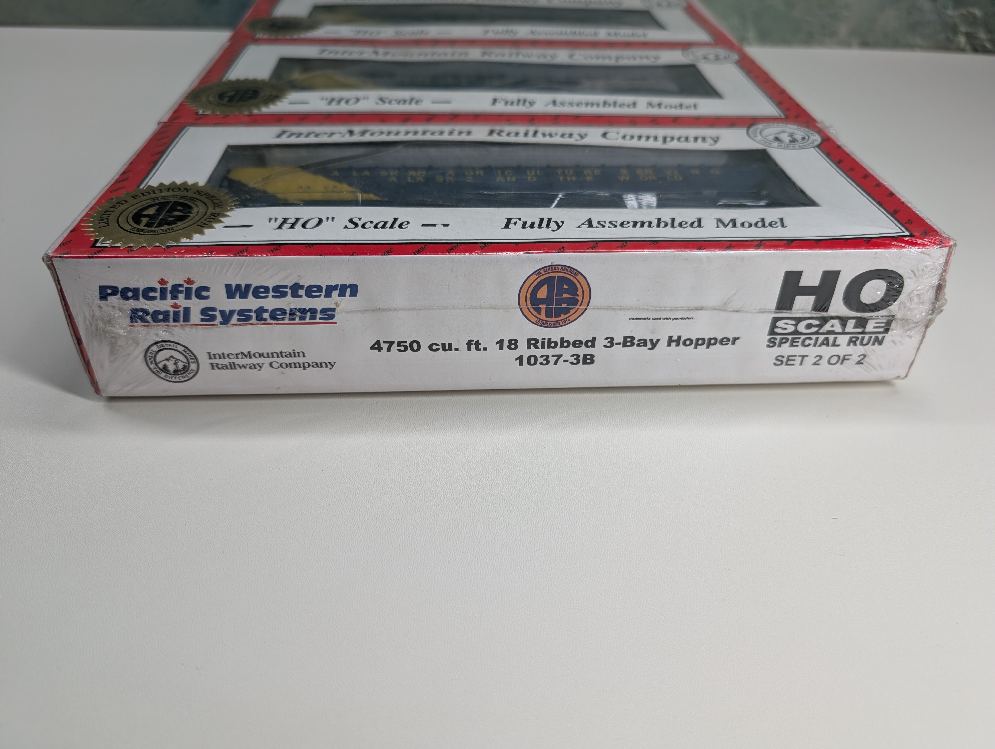 Intermountain 1037-3B HO Scale 4750 cu. ft. 18 Ribbed 3 Bay Hopper Set Alaska AACX #Road #s 010, 018, 019 PWRS Special Run (3 pcs)