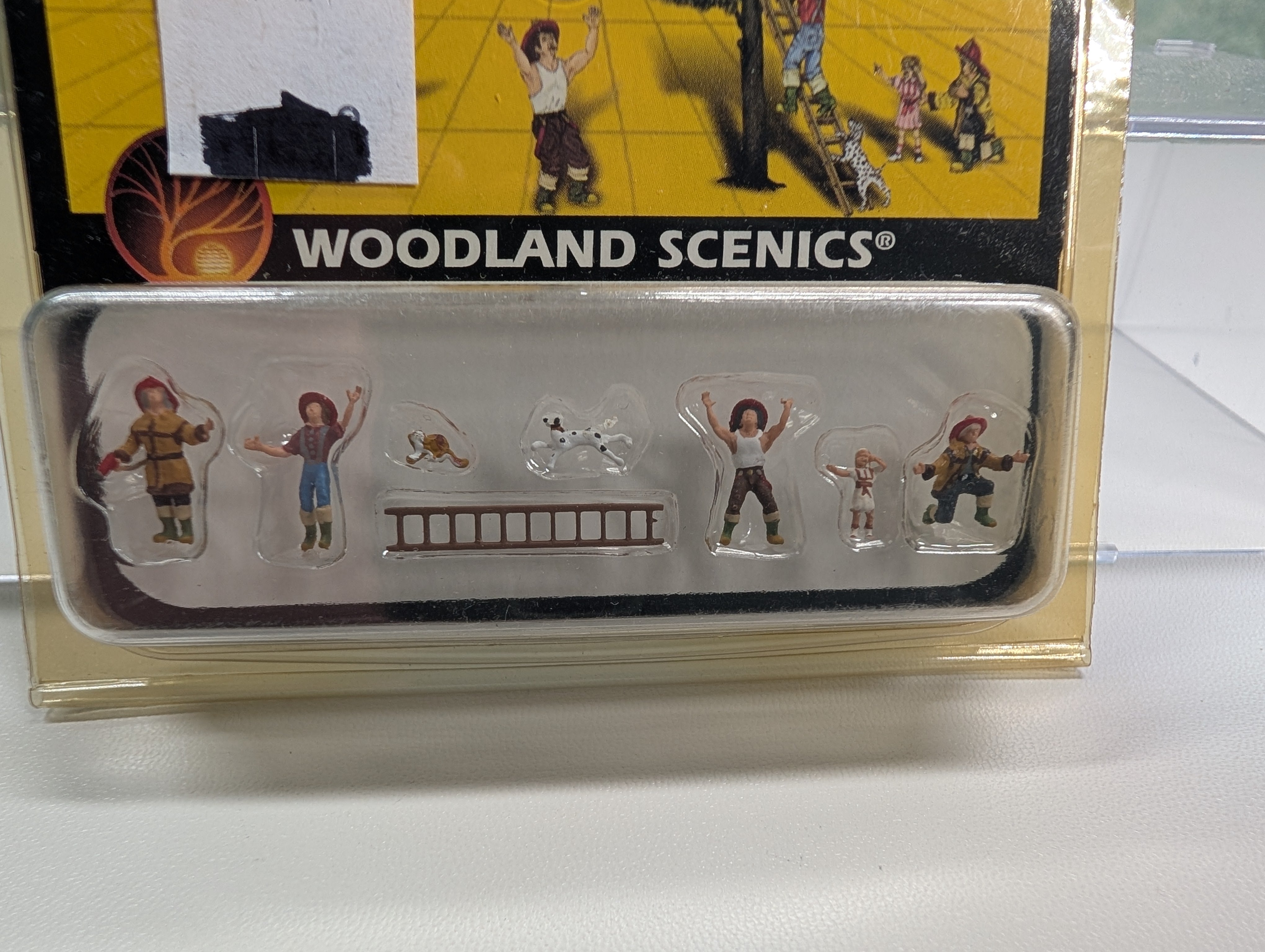Woodland Scenics A2151 N Scale Firemen to the Rescue (8 pcs)