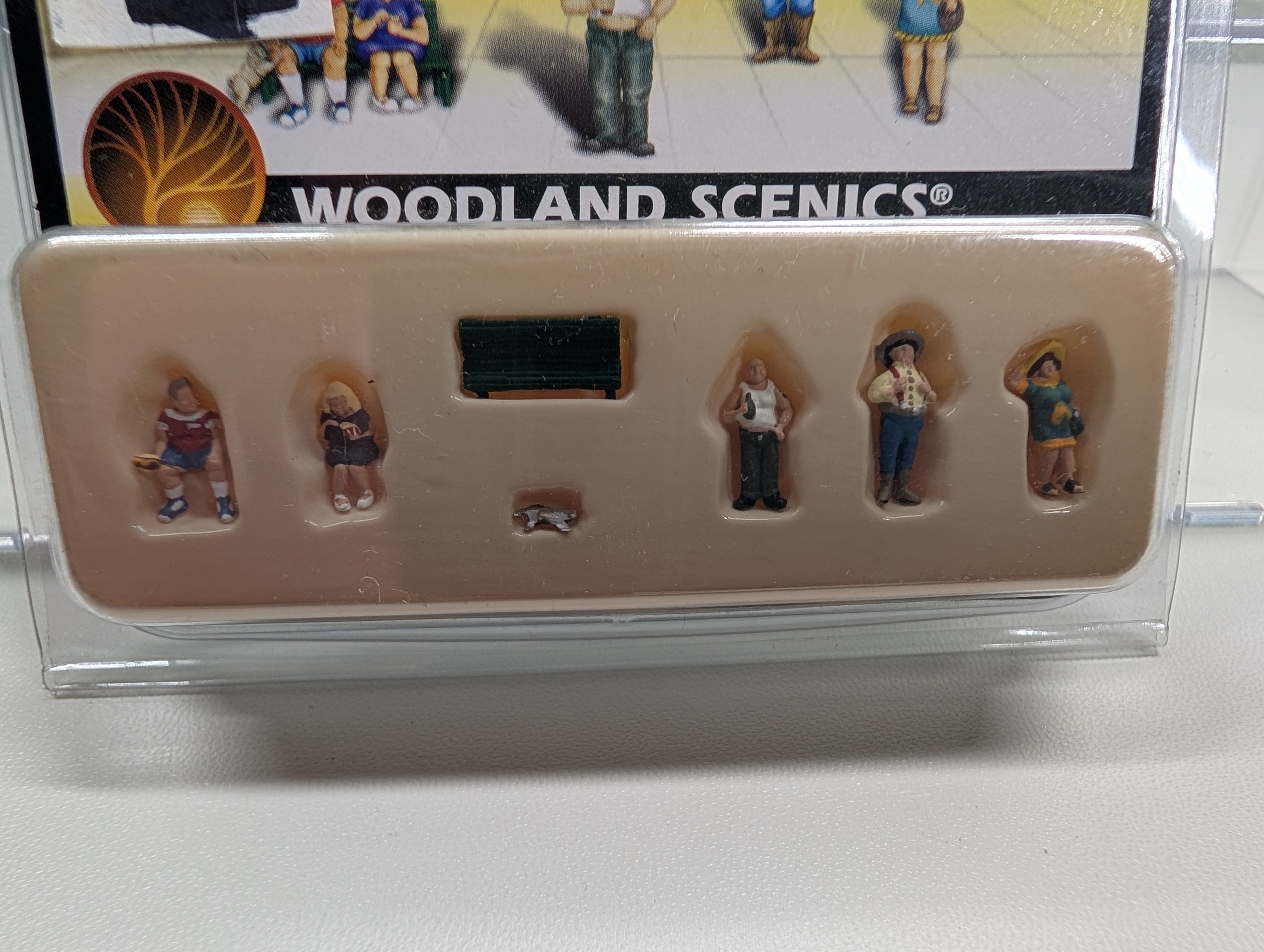 Woodland Scenics A2130 N Scale Full Figured Folks (7 pcs)