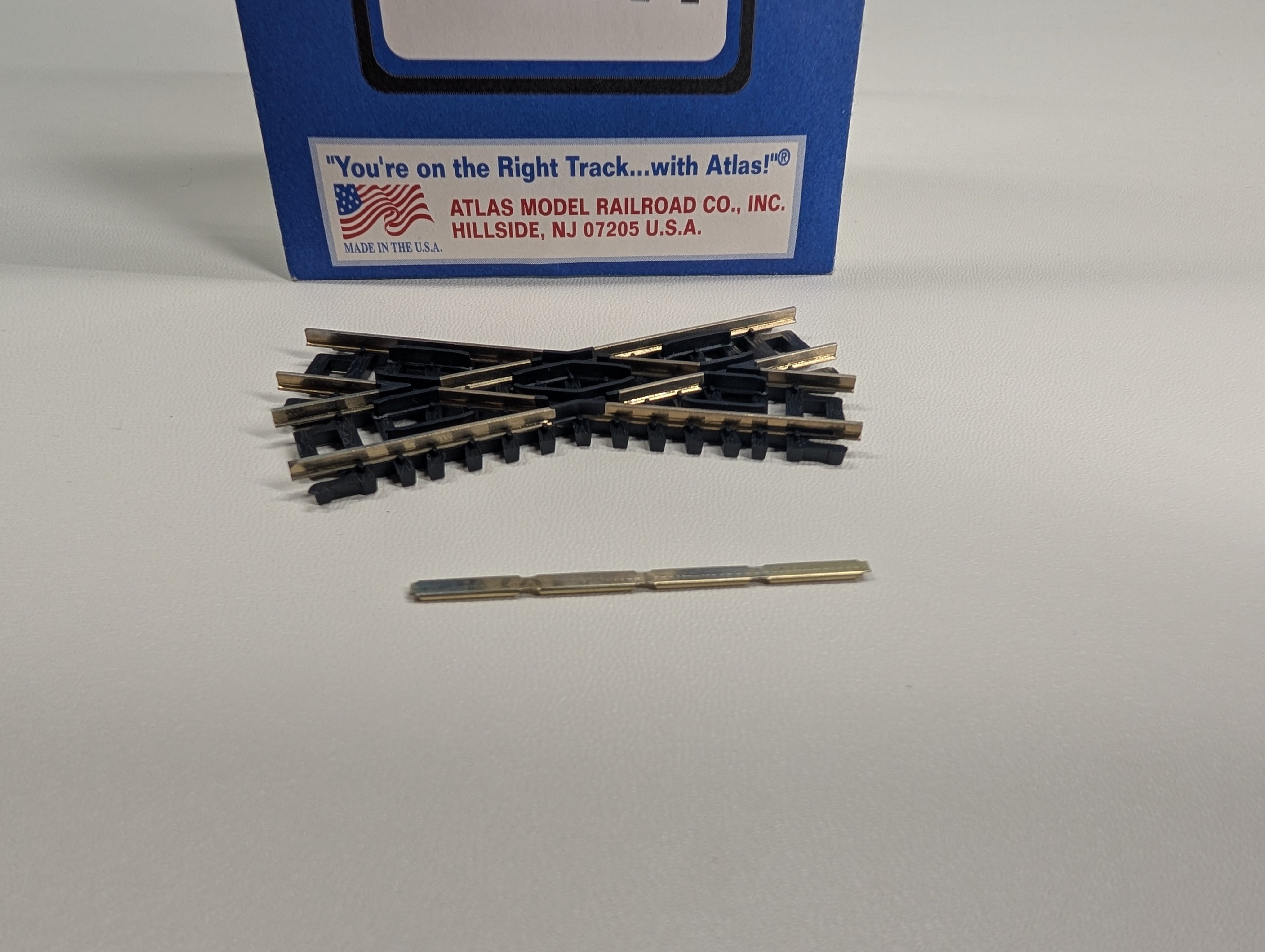 Atlas 2566 N Scale 30 Degree Crossing, Nickel Silver Snap Track (1 pc)
