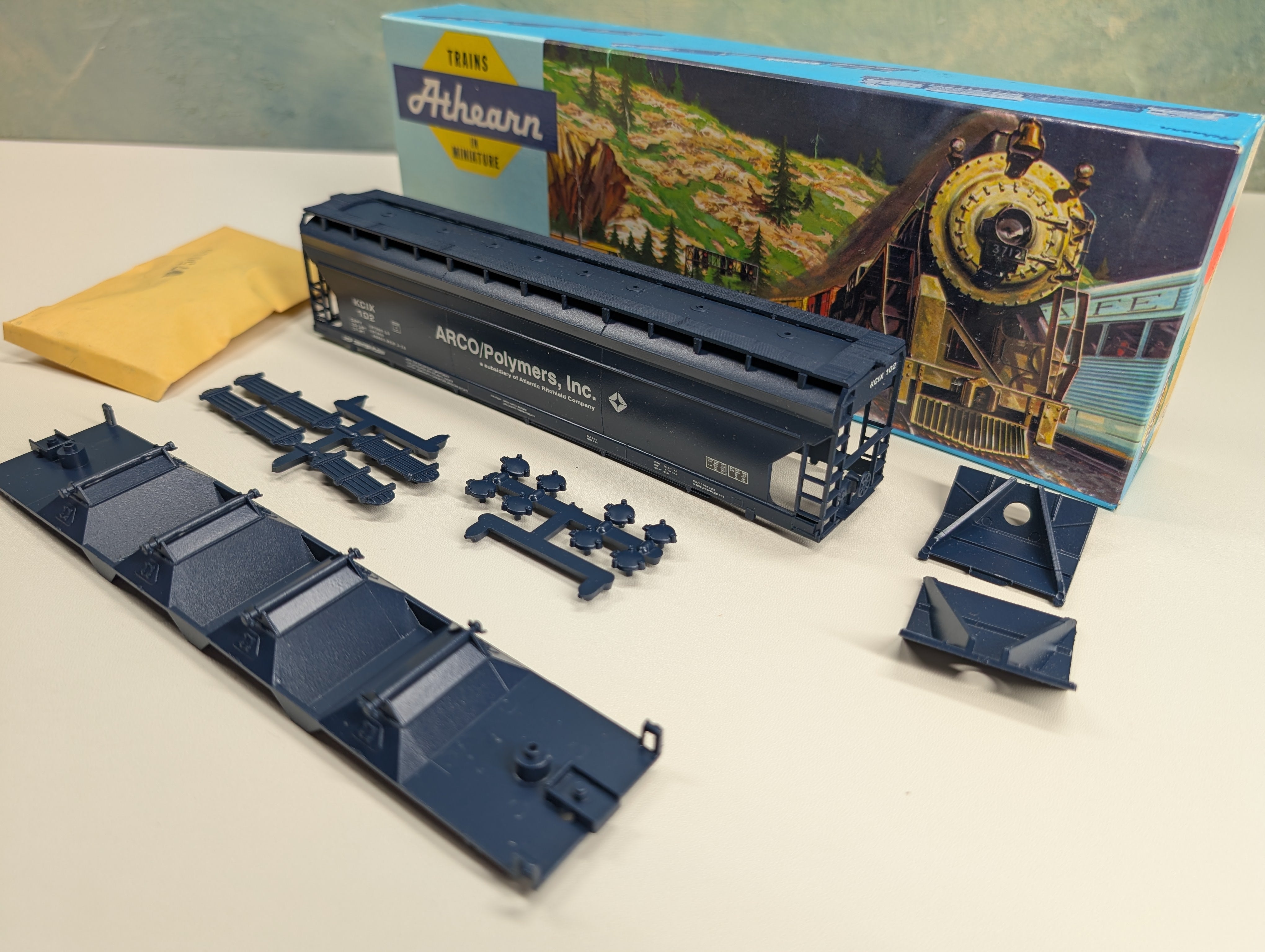 USED Athearn HO Scale 55' ACF Center-Flow Hopper Arco/Polymers Inc KCIX #102 Bev-Bel