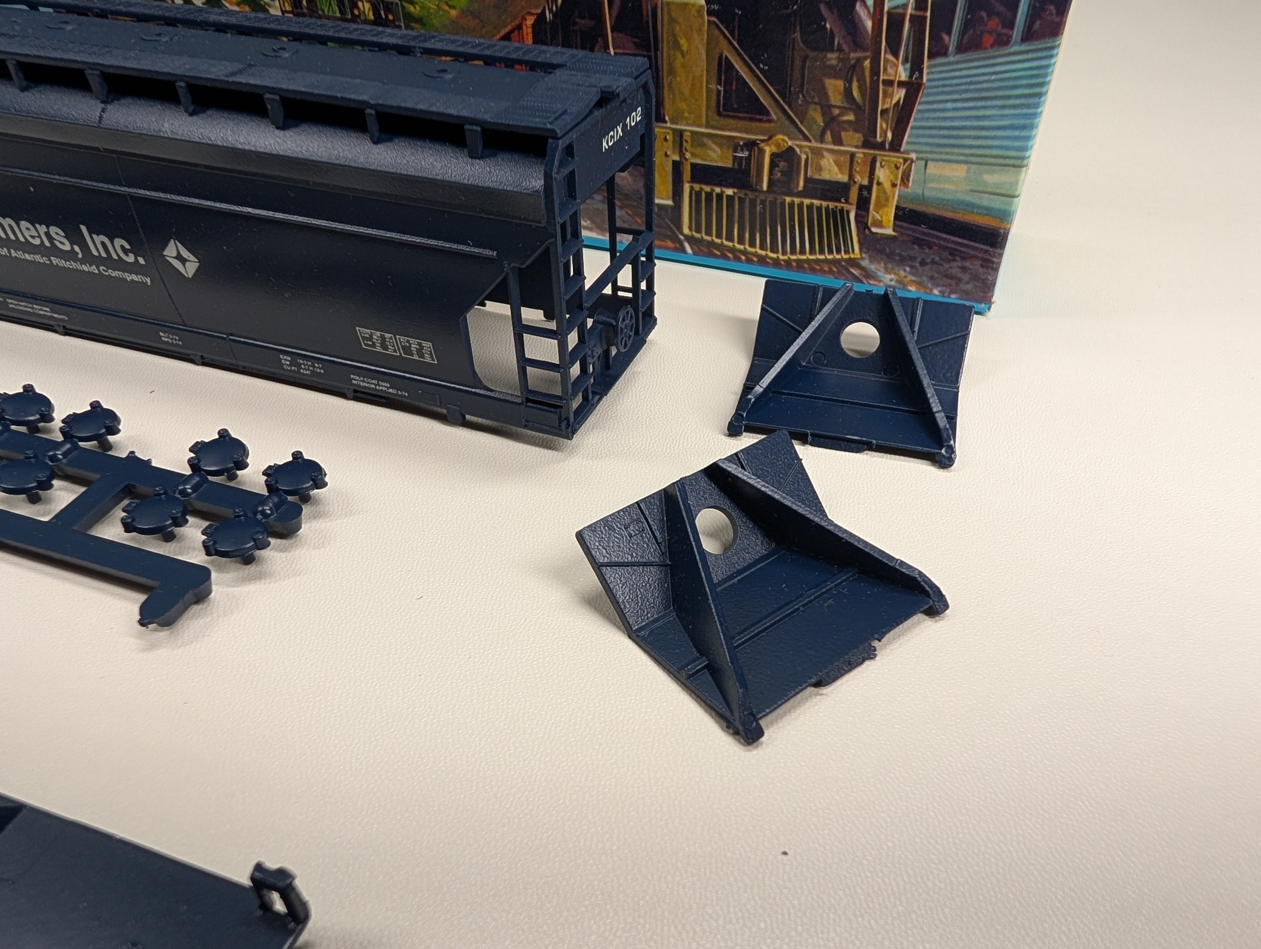 USED Athearn HO Scale 55' ACF Center-Flow Hopper Arco/Polymers Inc KCIX #102 Bev-Bel