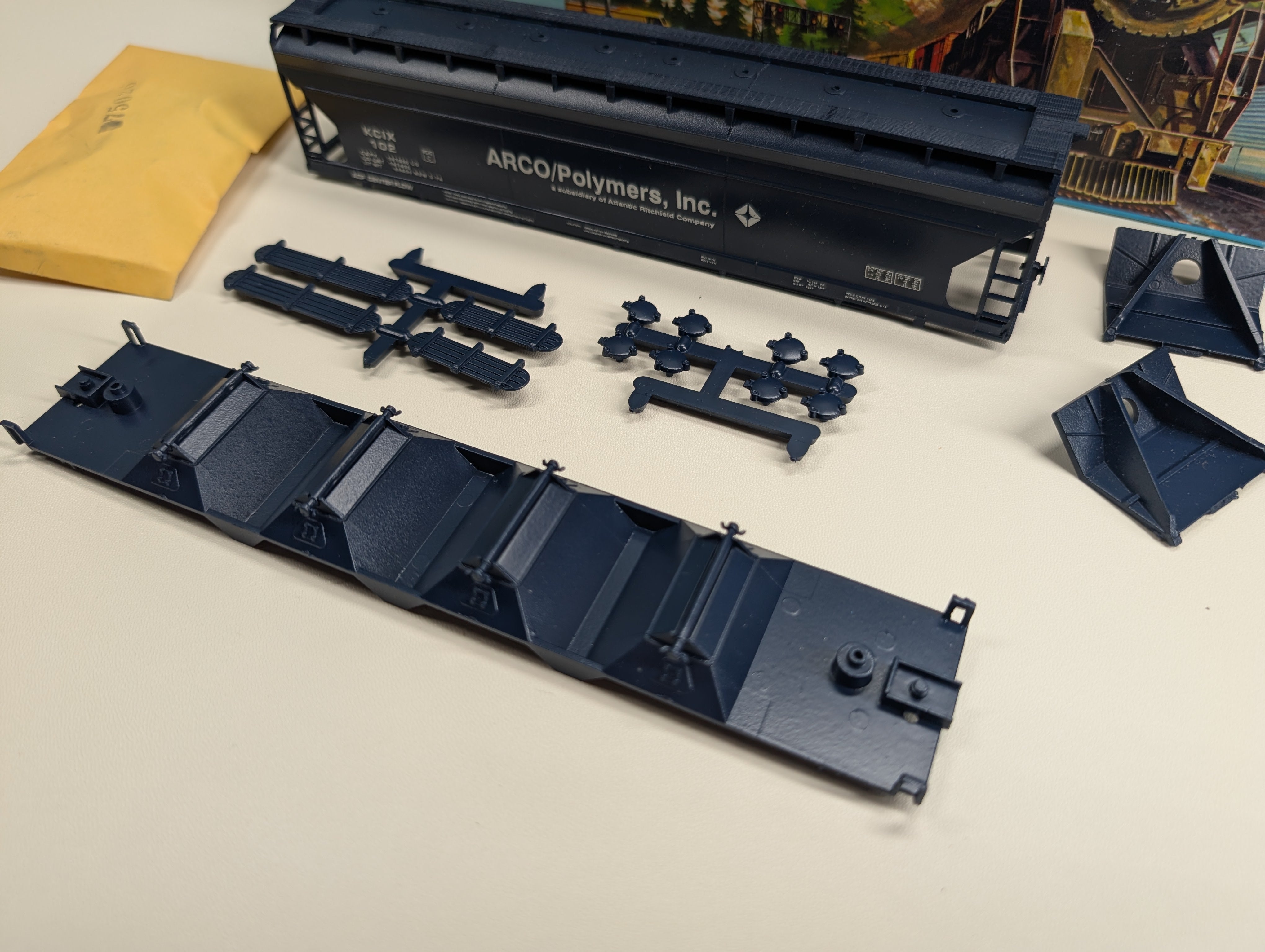 USED Athearn HO Scale 55' ACF Center-Flow Hopper Arco/Polymers Inc KCIX #102 Bev-Bel