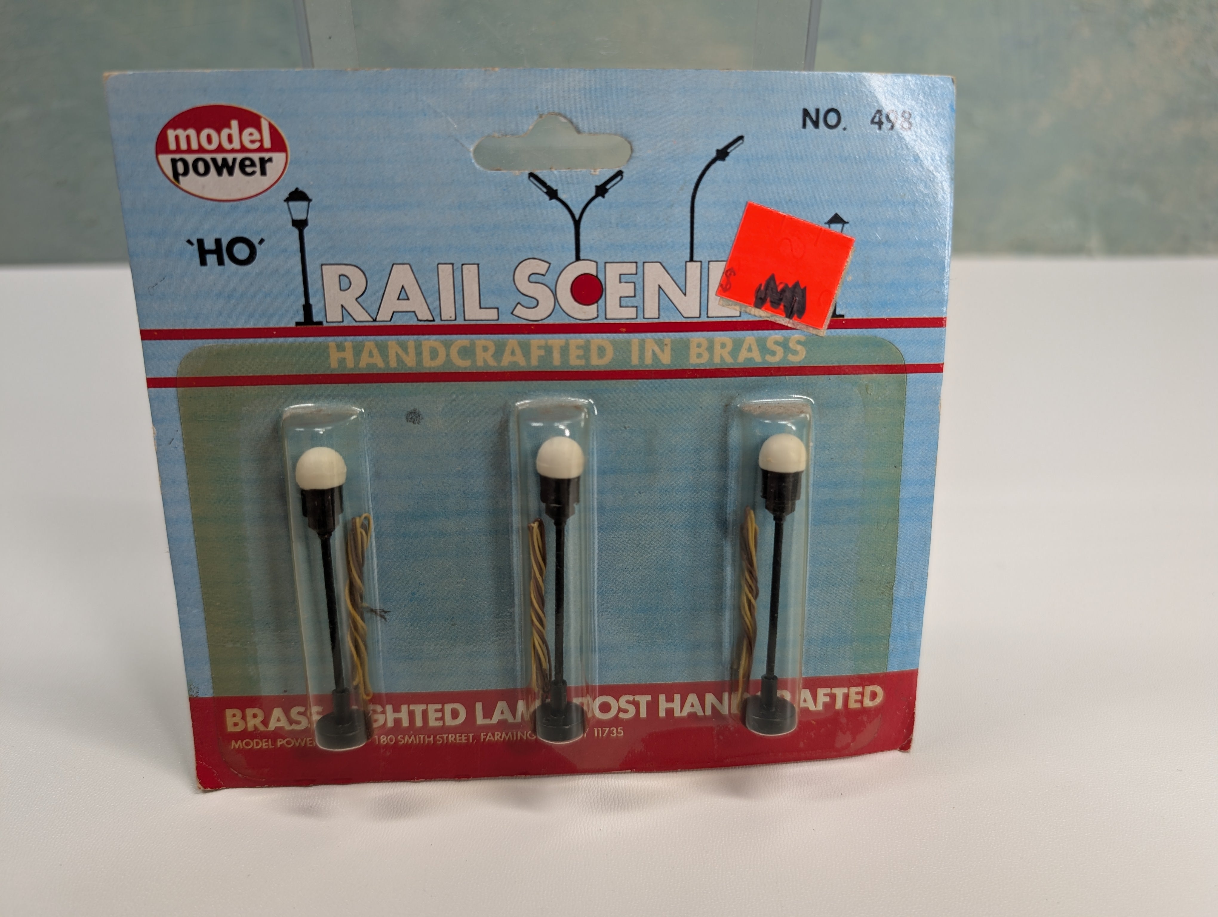 Model Power 498 HO Scale Brass Lighted Lamp Posts (3 pcs)