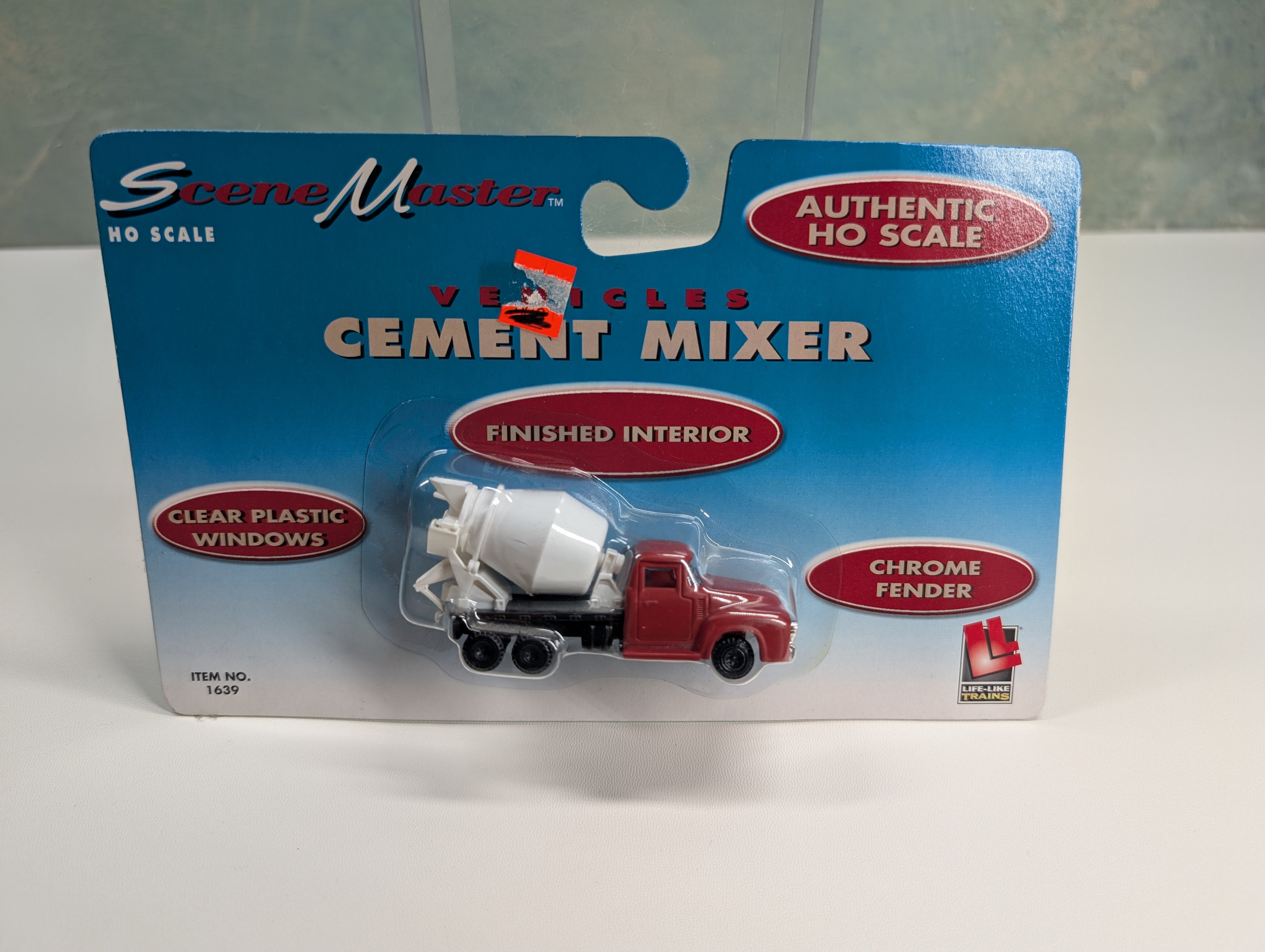 Life-Like 1639 HO Scale Red Cement Mixer Truck