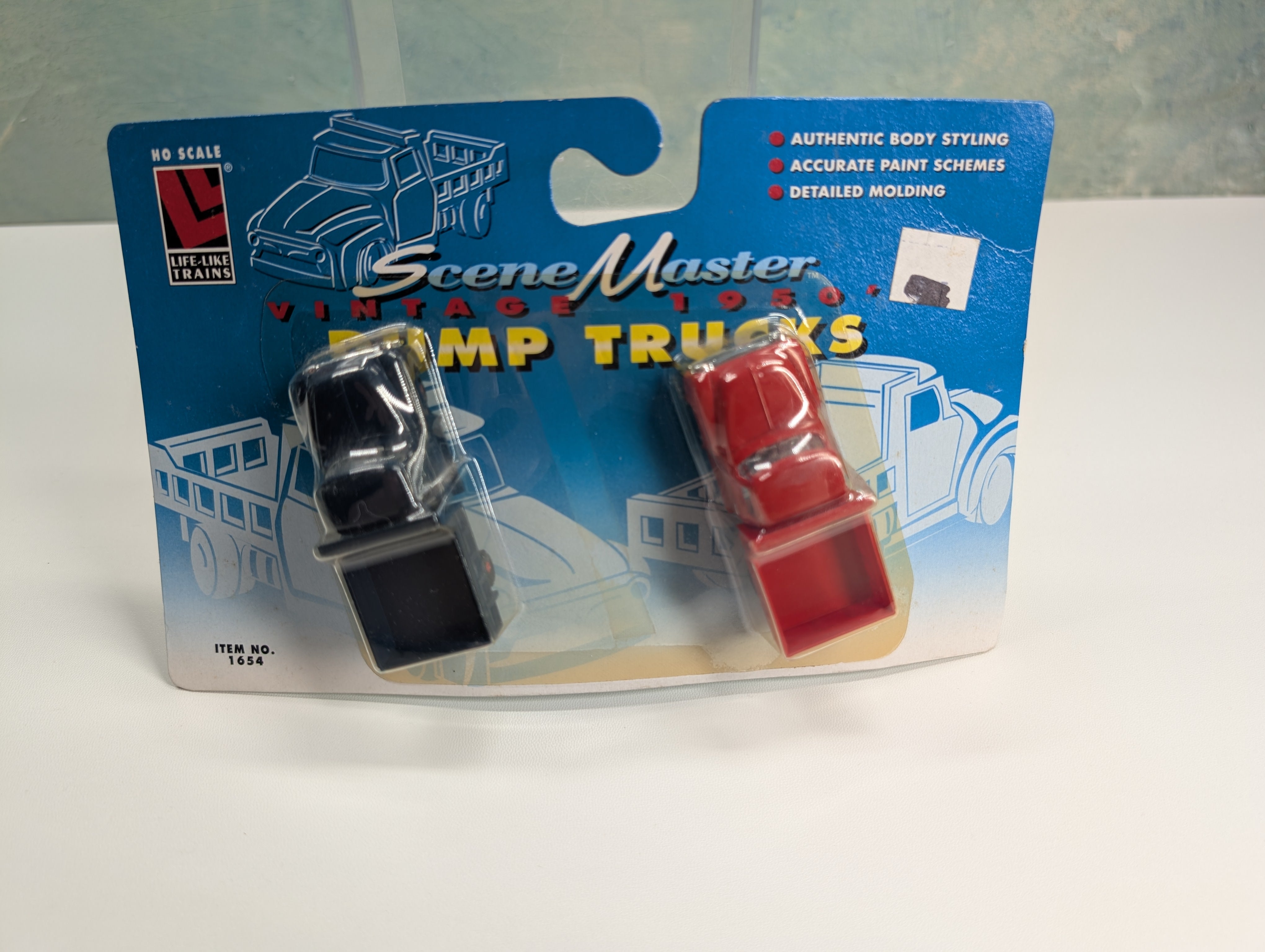 Life-Like 1654 HO Scale 1950s Dump Trucks