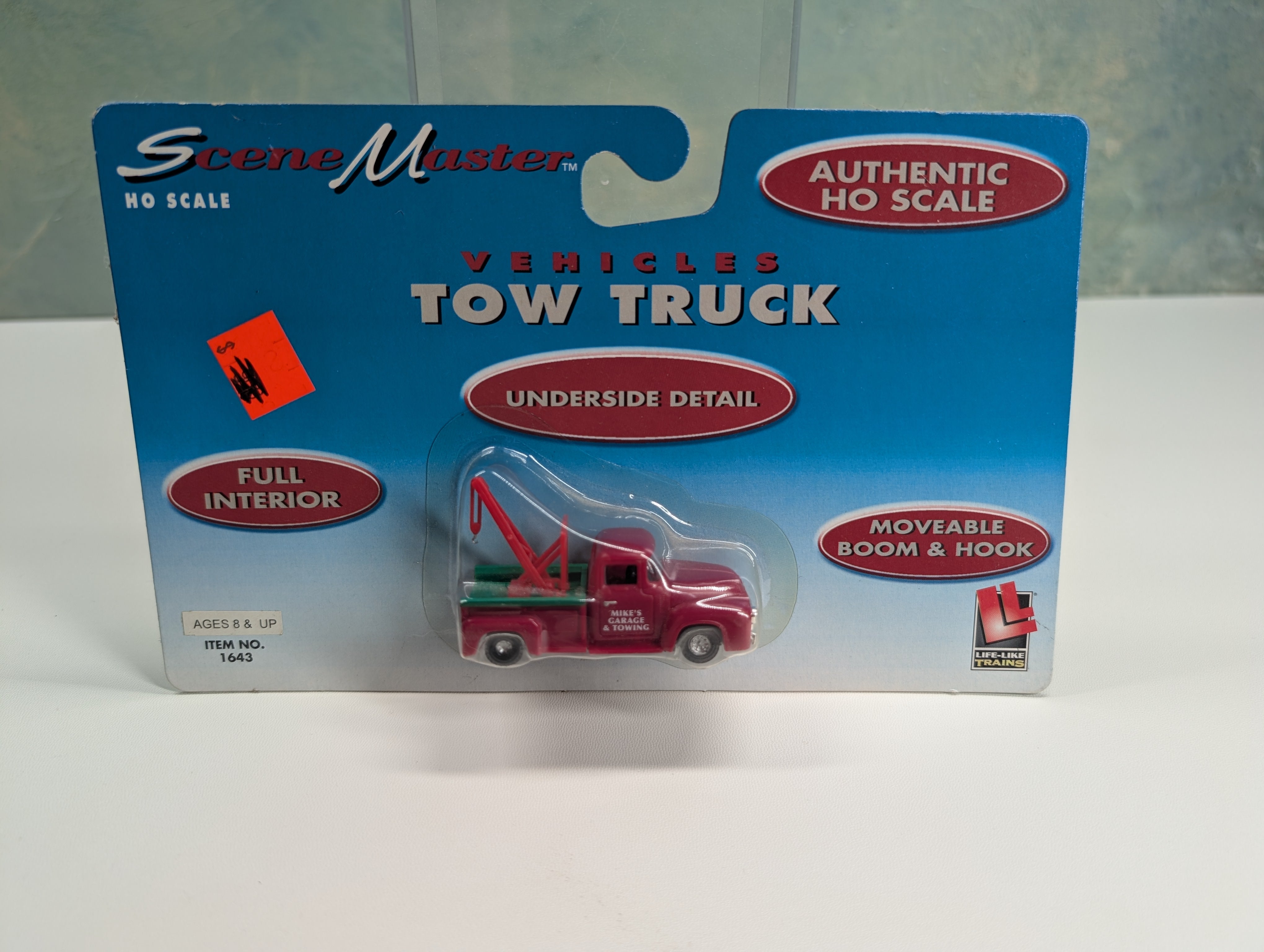 Life-Like 1643 HO Scale Tow Truck, Red