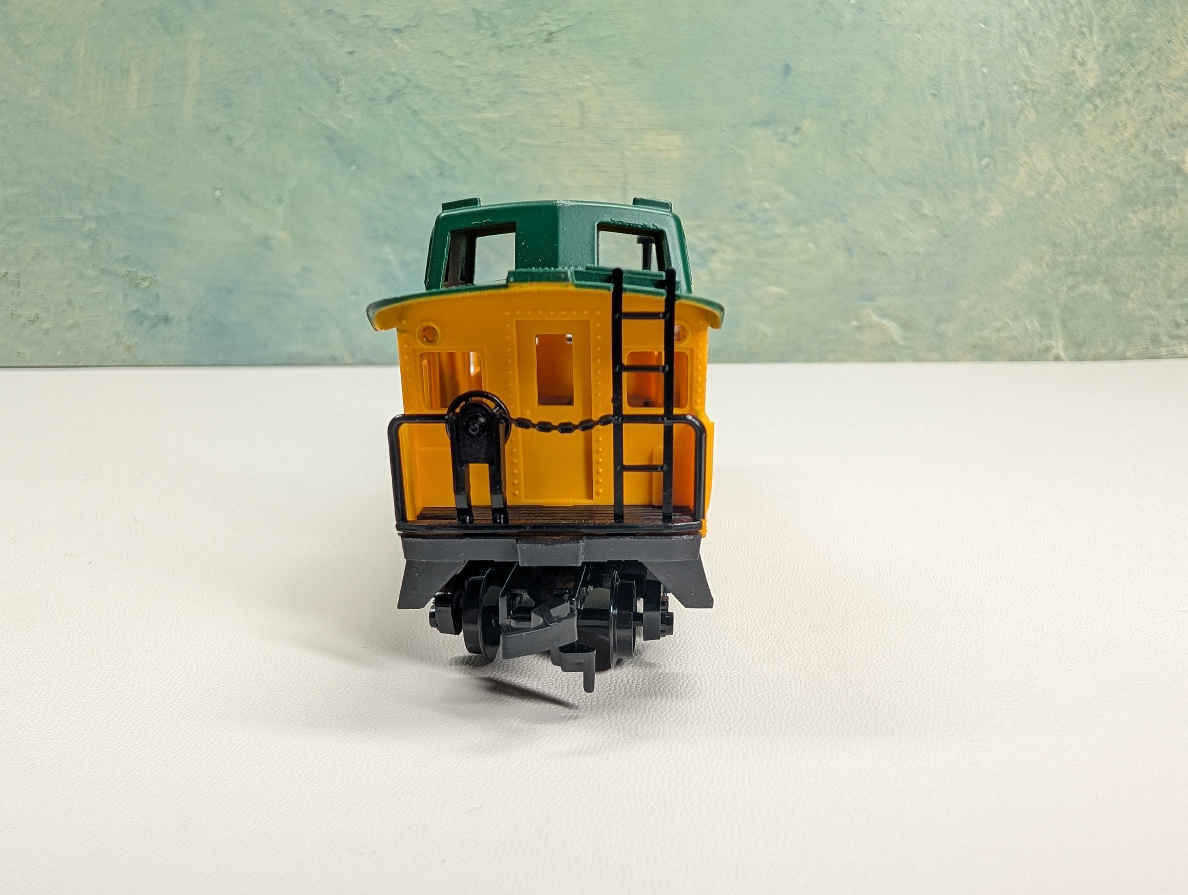 USED IHC HO Scale Caboose Chicago & North Western CNW #11052
