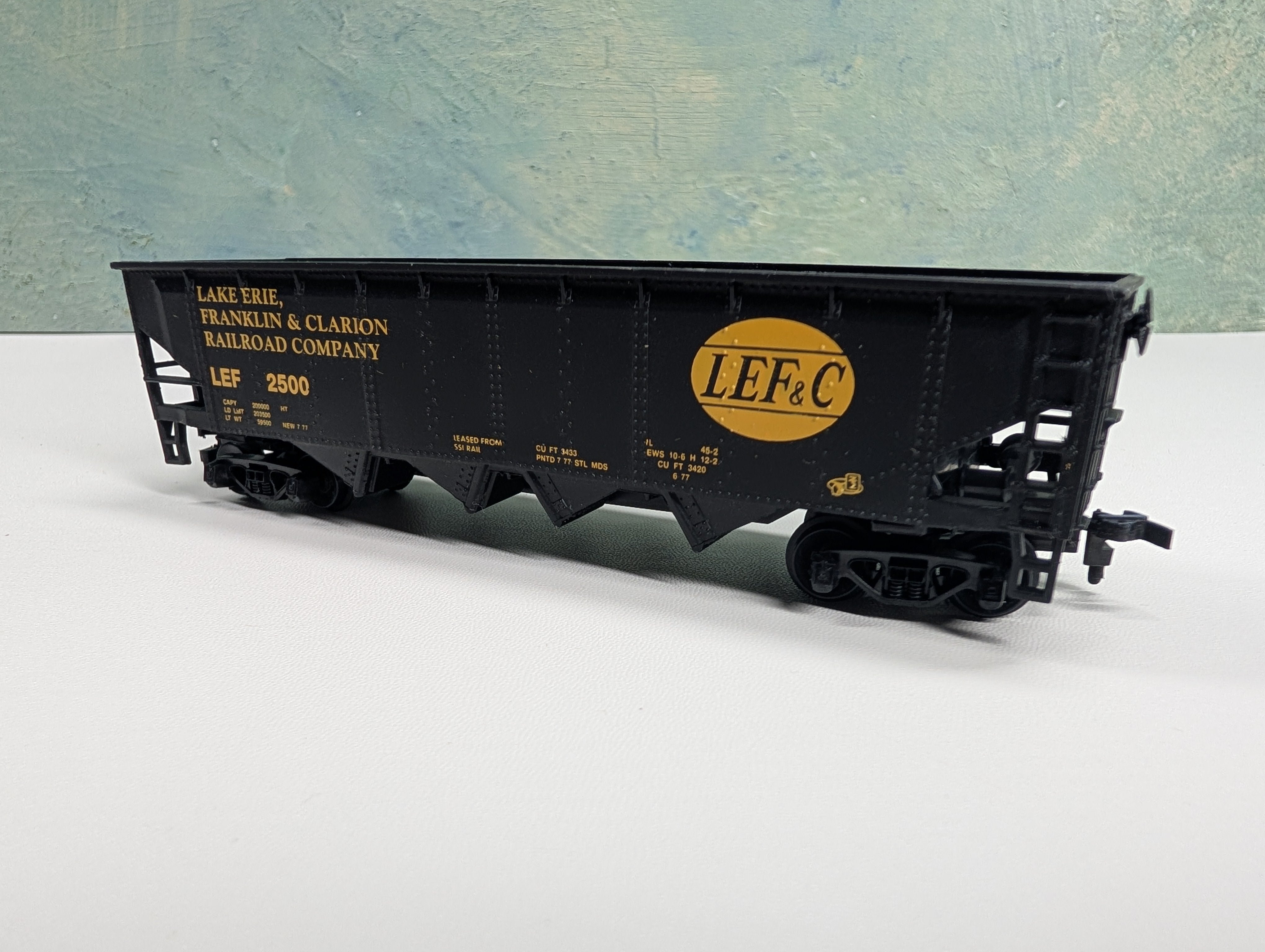 USED IHC HO Scale 4 Bay Hopper Lake Erie, Franklin & Clarion LEF #2500