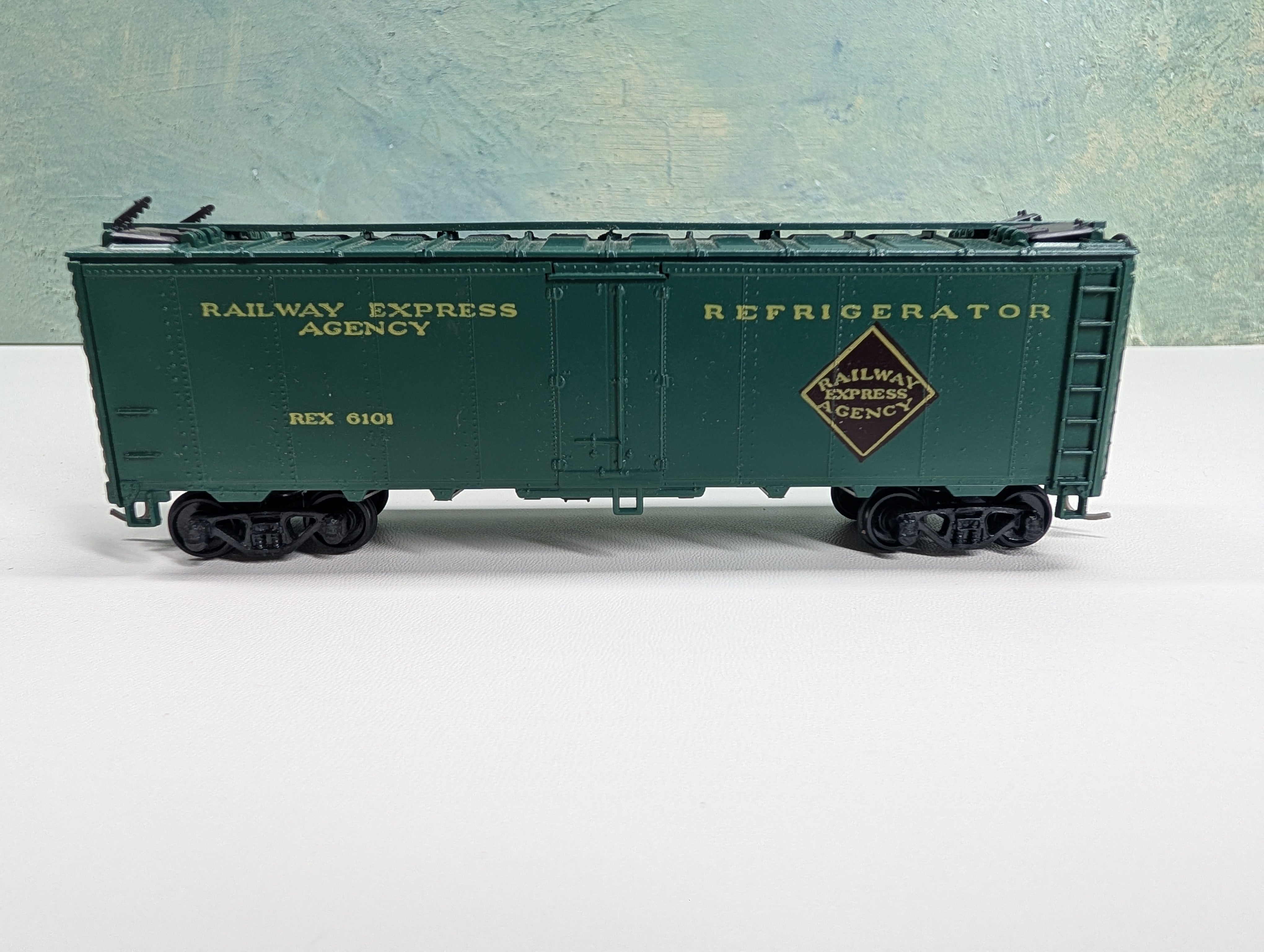 USED Athearn HO Scale 40' Reefer Railway Express Agency REX #6101