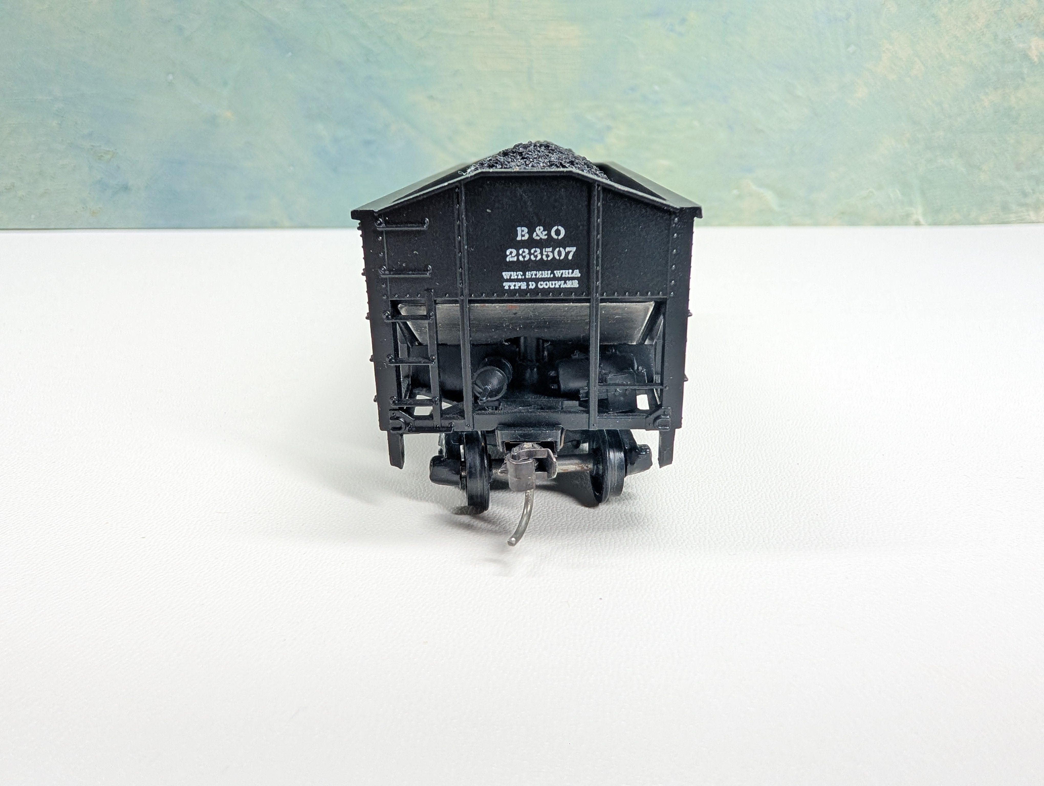 USED Athearn HO Scale 2 Bay Hopper w/ Coal Load Baltimore and Ohio B&O #233507