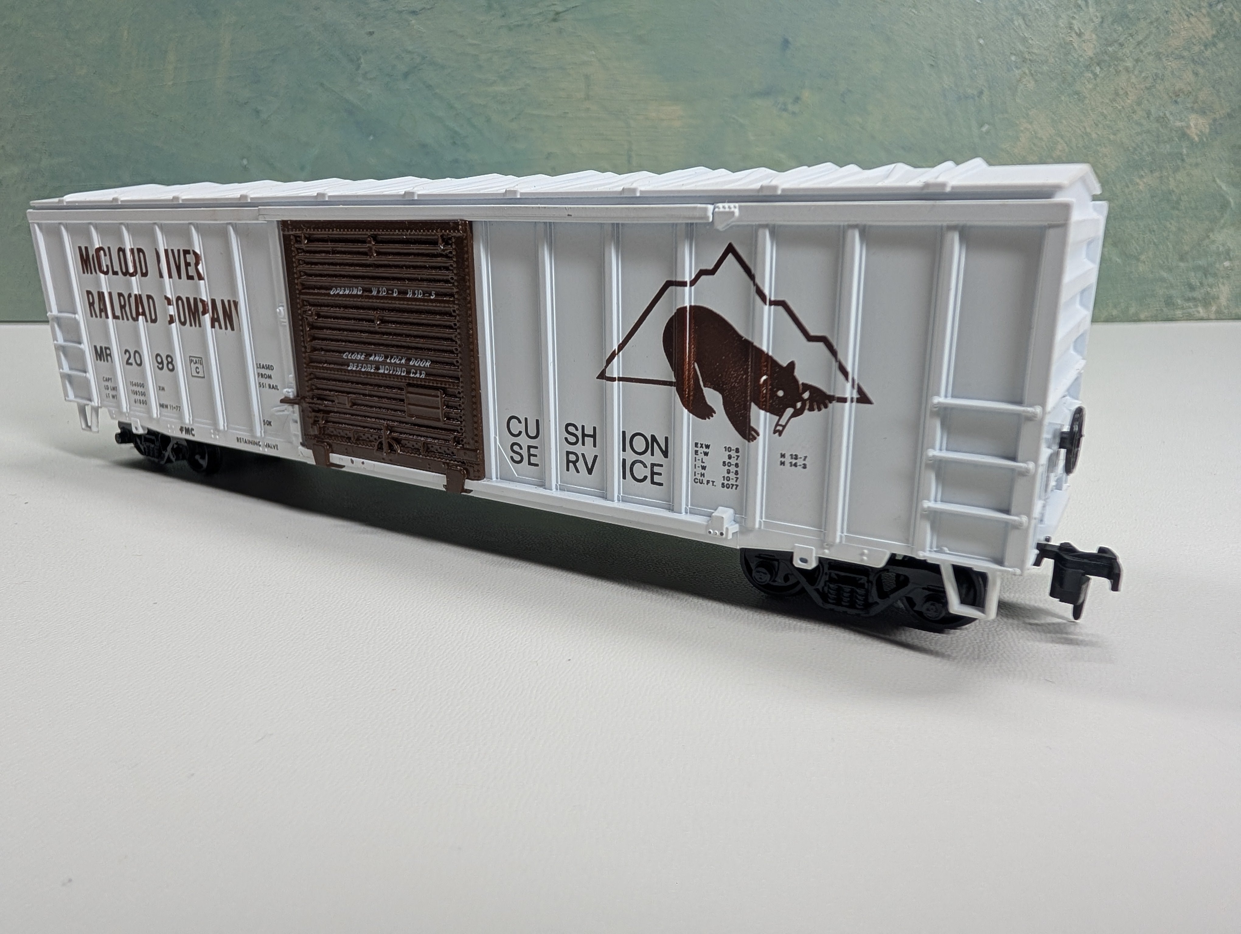 USED Athearn HO Scale 50' Box Car McCloud River Railroad MR #2098 Bev-Bel