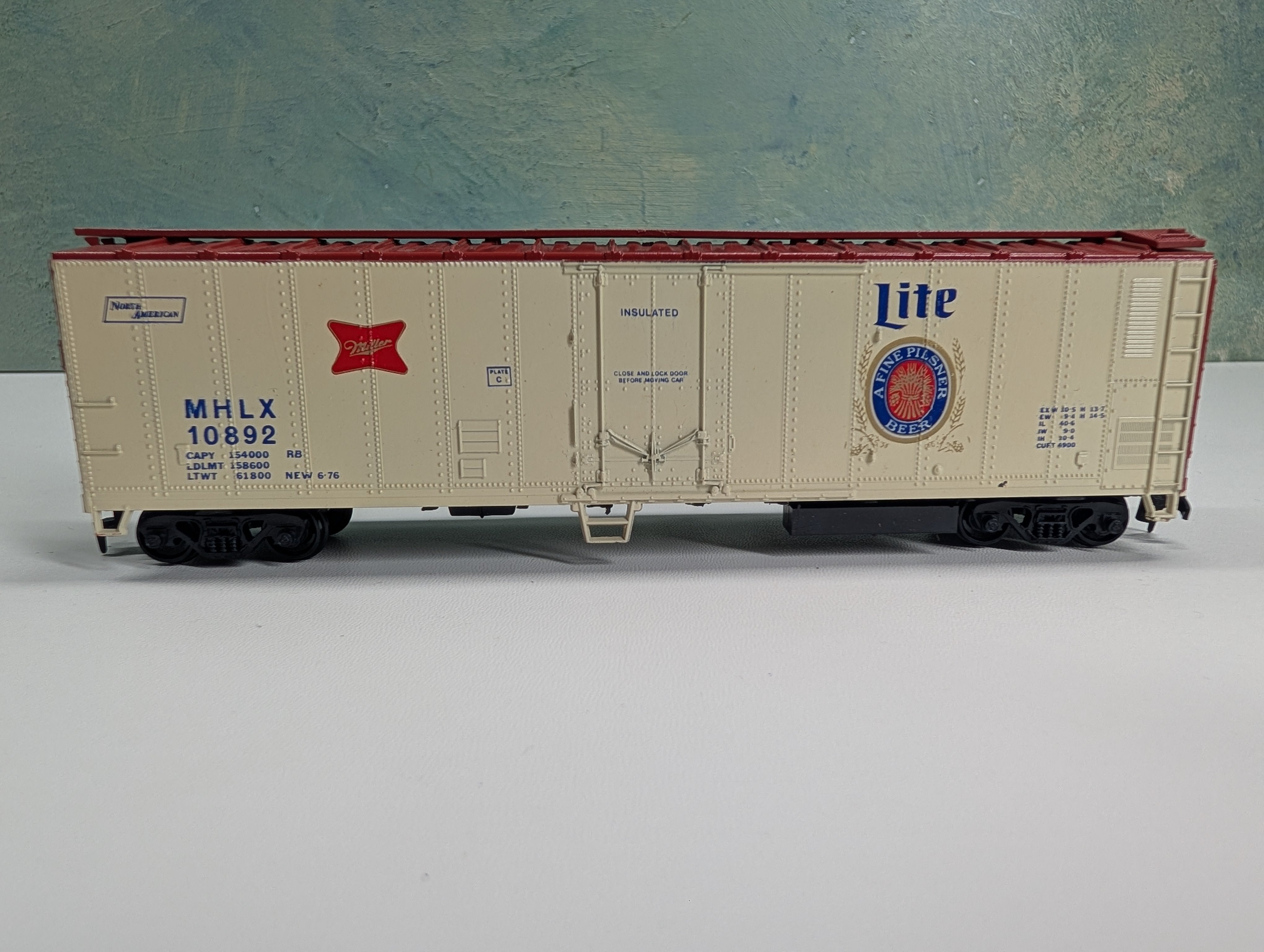 USED Athearn HO Scale 50' Billboard Beer Car Miller Lite MHLX #10892