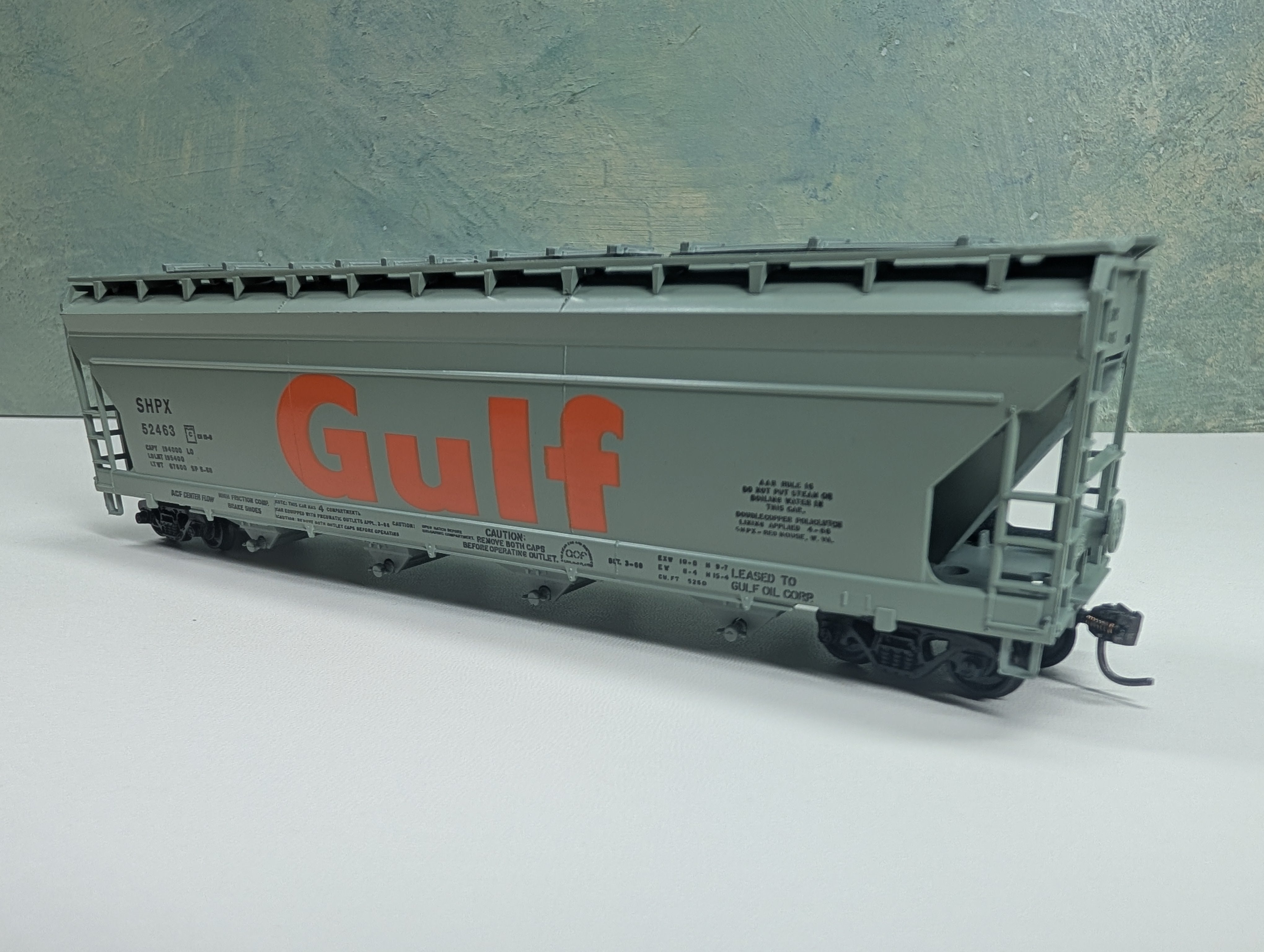 USED Athearn HO Scale ACF Centerflow Covered Hopper GULF SHPX #52463