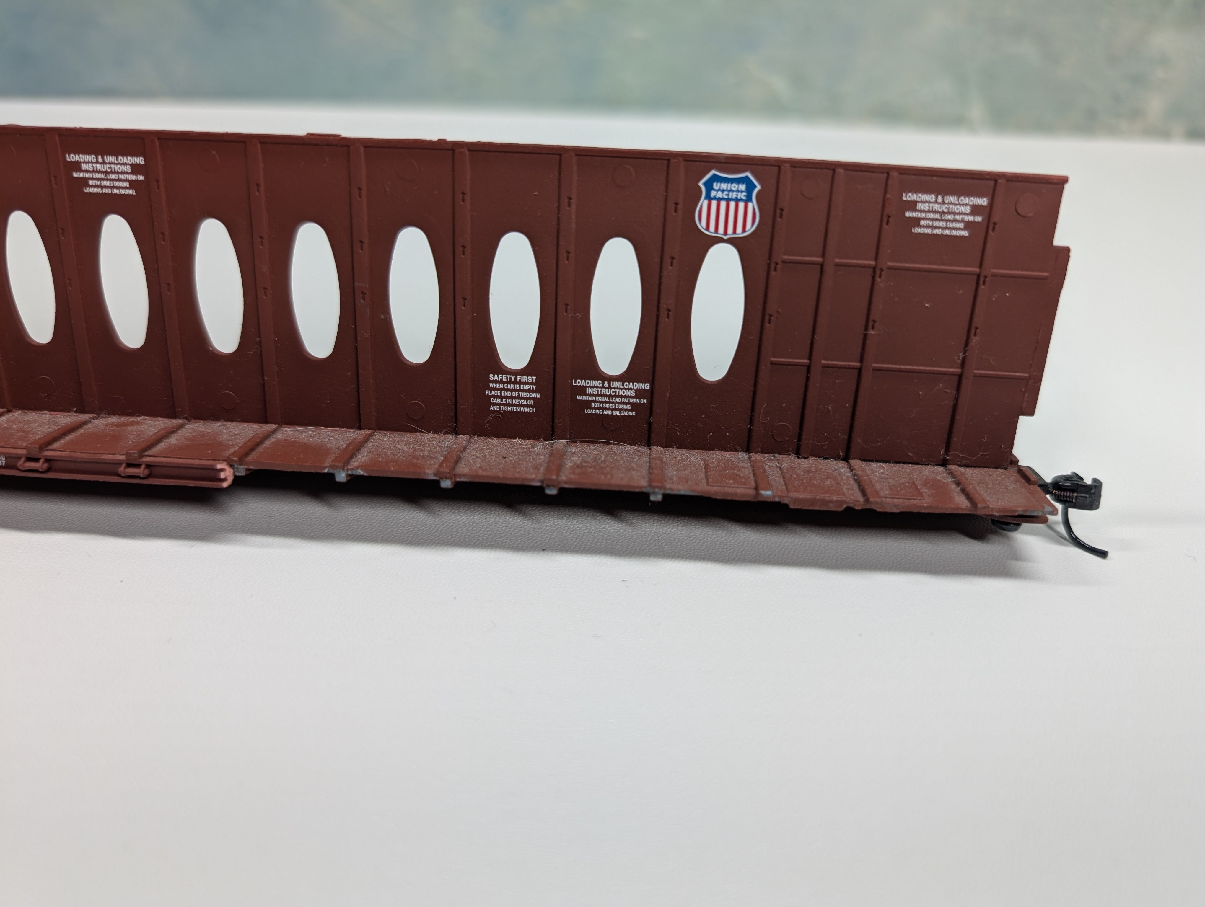 USED Walthers HO Scale 72' Opera Centerbeam Flat Car Union Pacific UP #273182 Missing Parts