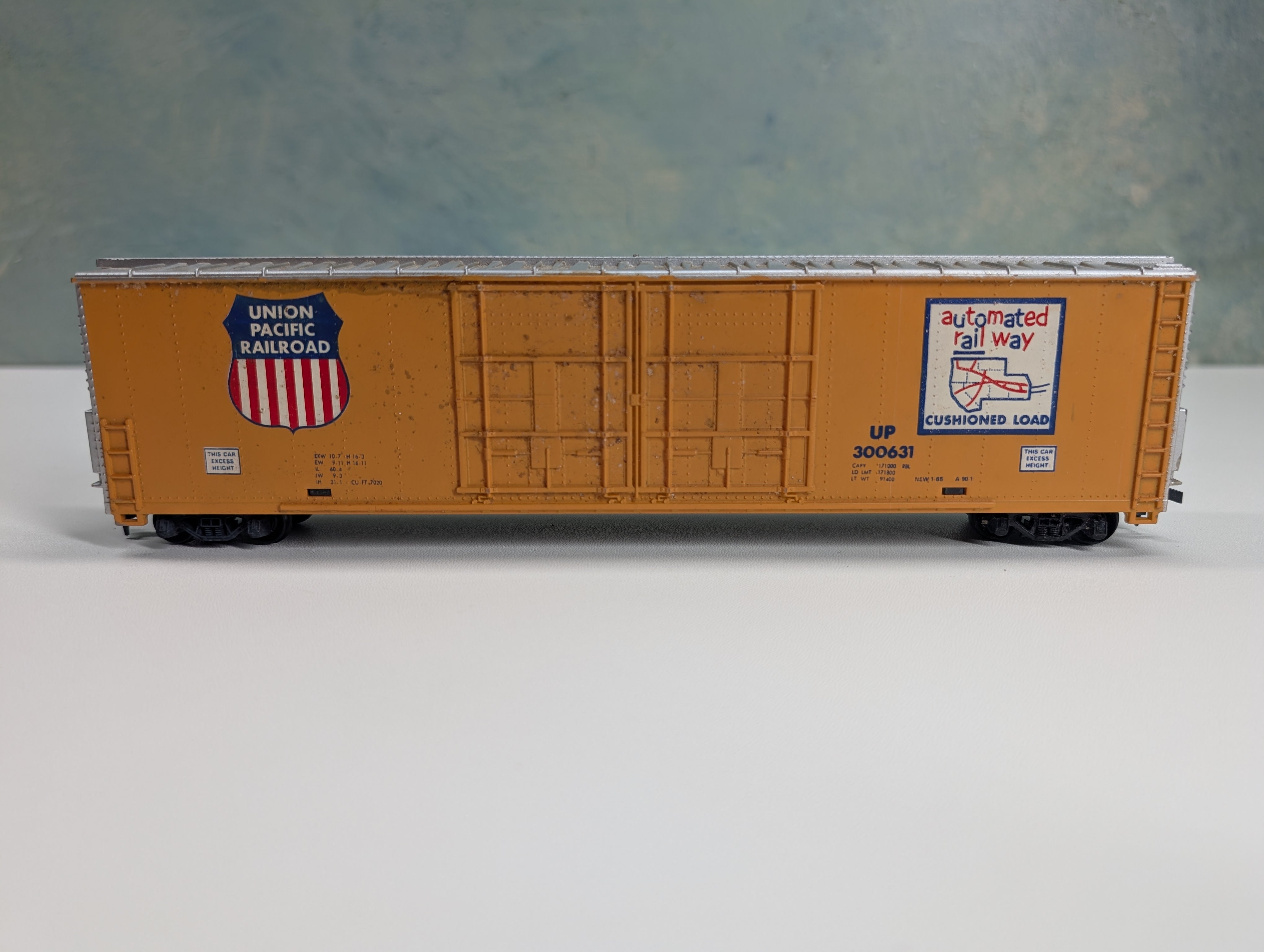USED Tyco HO Scale 60' HI-Cube Box Car Union Pacific UP #300631