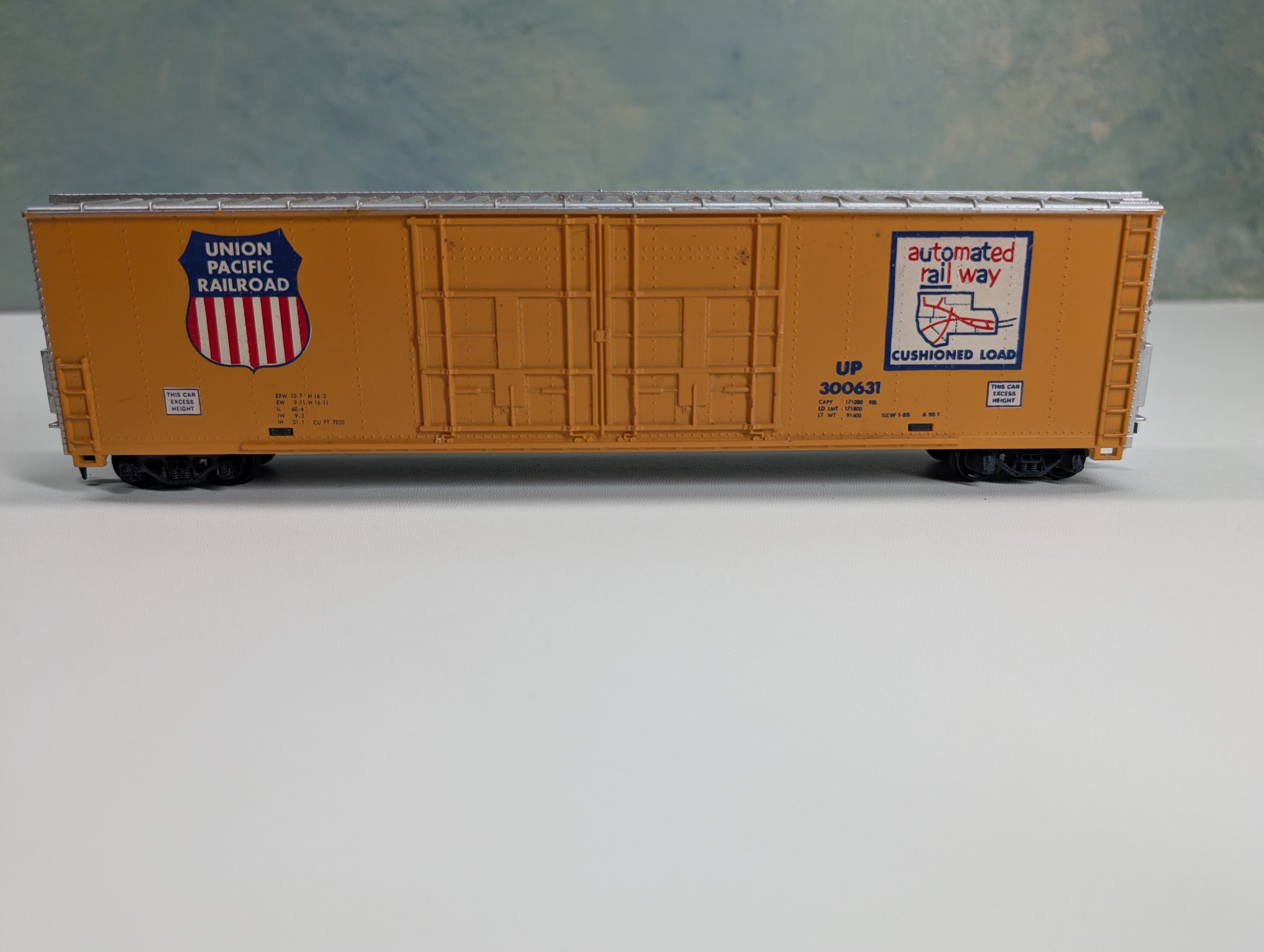 USED Tyco HO Scale 60' HI-Cube Box Car Union Pacific UP #300631