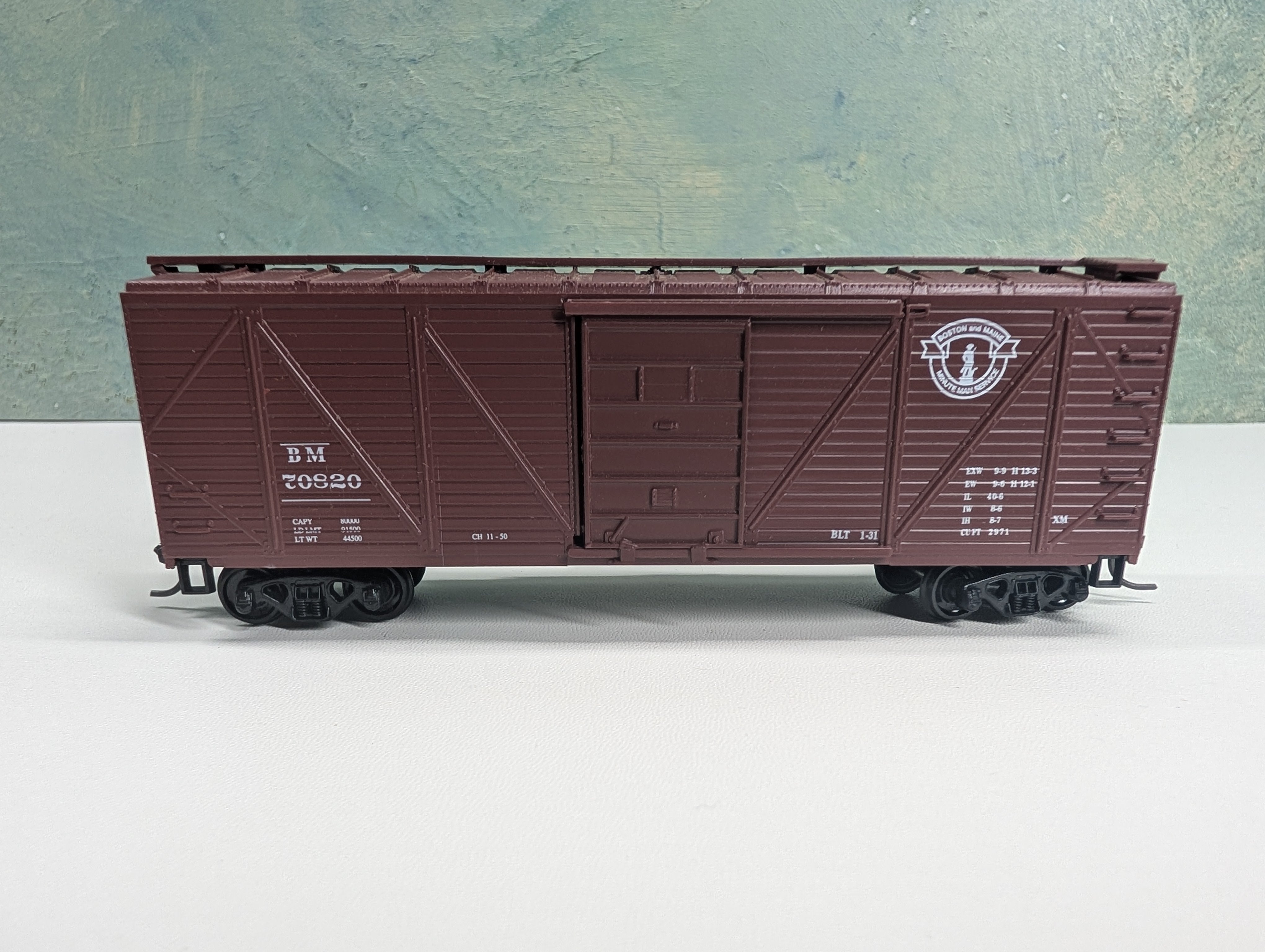 USED Roundhouse HO Scale 40' Box Car Boston and Maine BM #70820