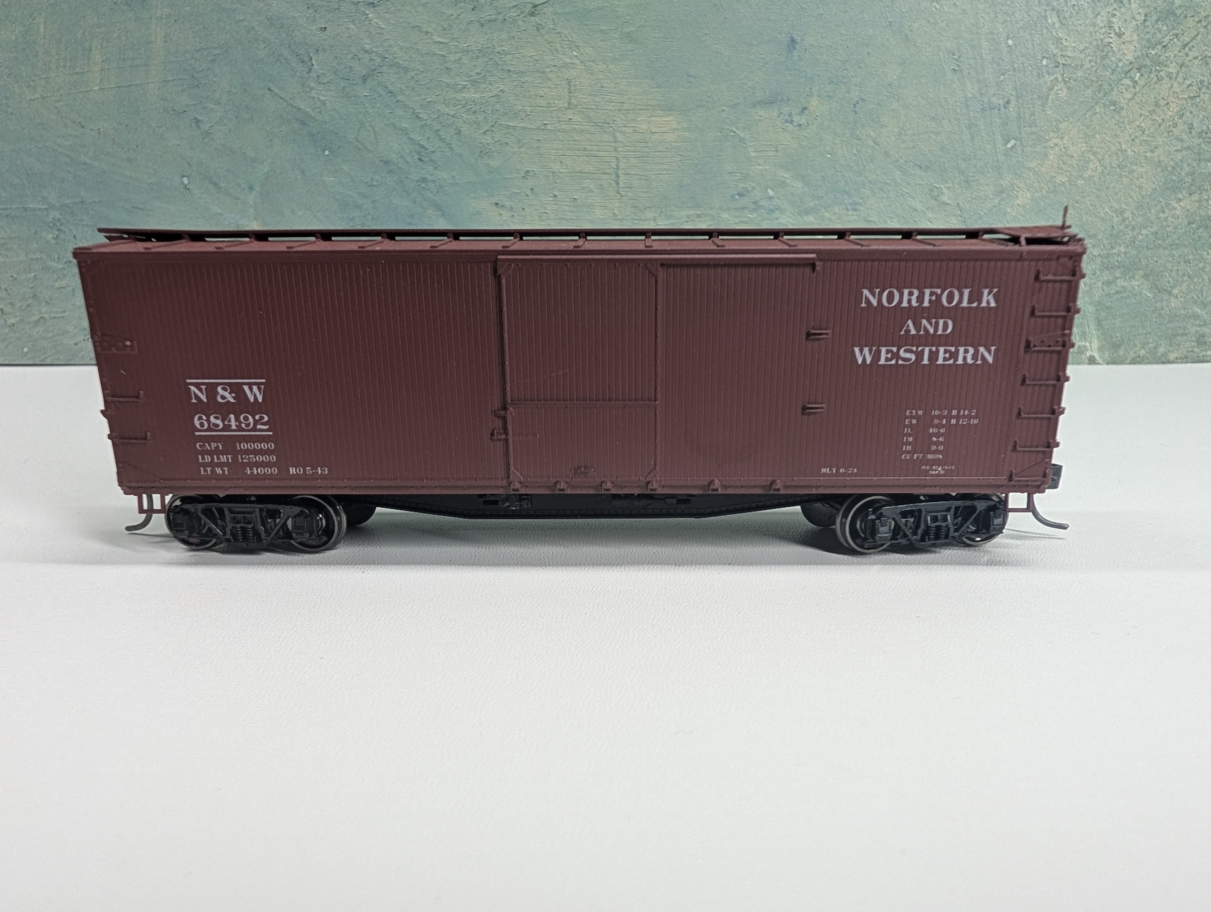 USED Accurail HO Scale 40' Box Car Norfolk & Western NW #68492 Metal Wheels