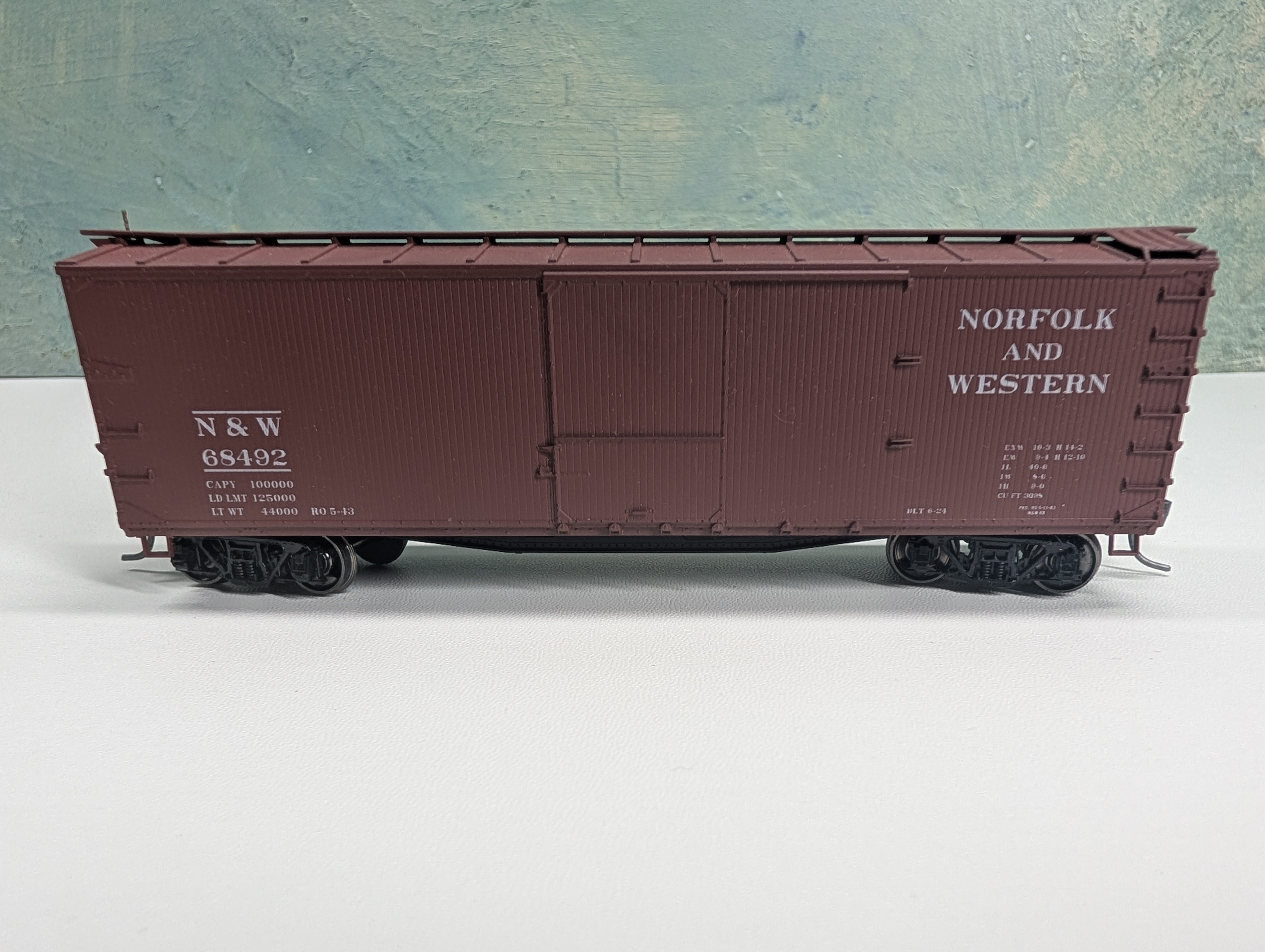 USED Accurail HO Scale 40' Box Car Norfolk & Western NW #68492 Metal Wheels