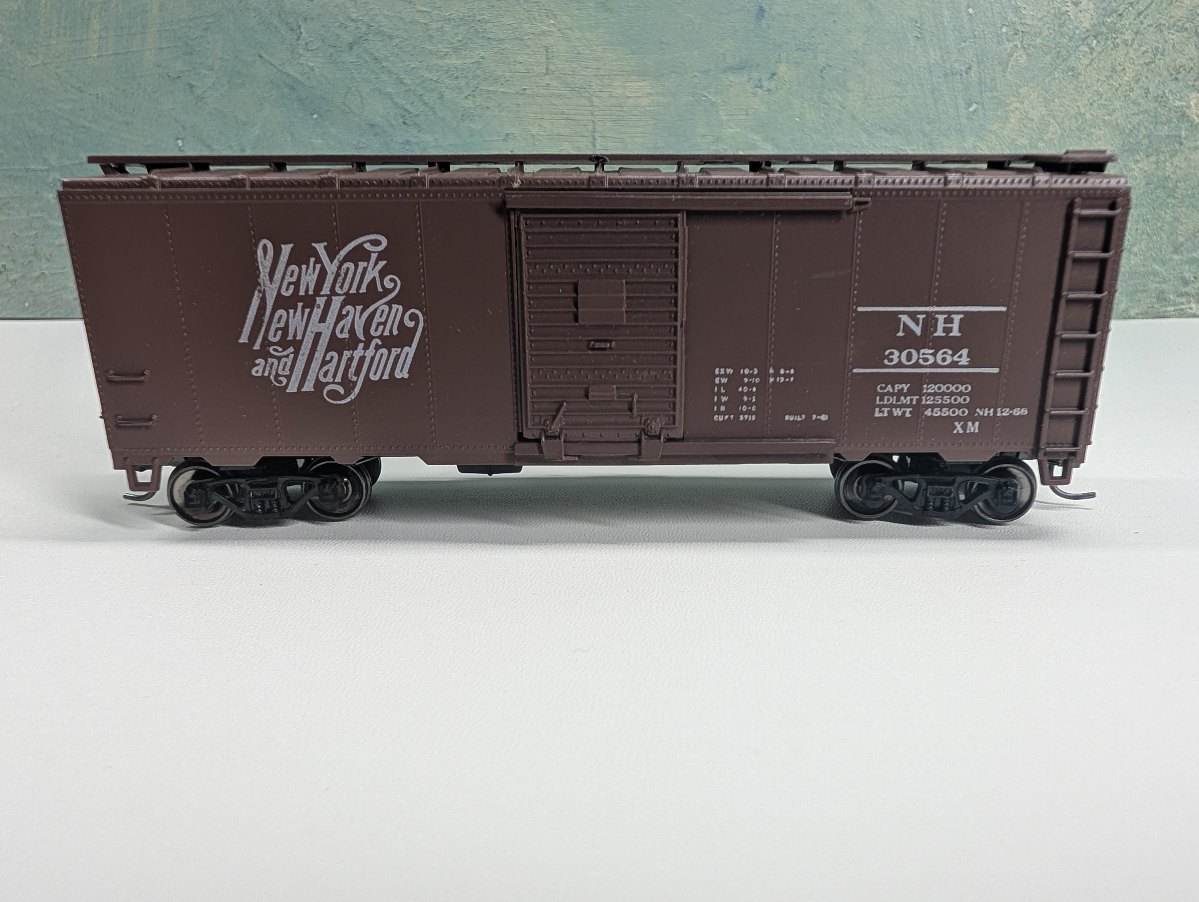 USED Athearn HO Scale 40' Box Car New Haven NH #30564 Metal Wheels