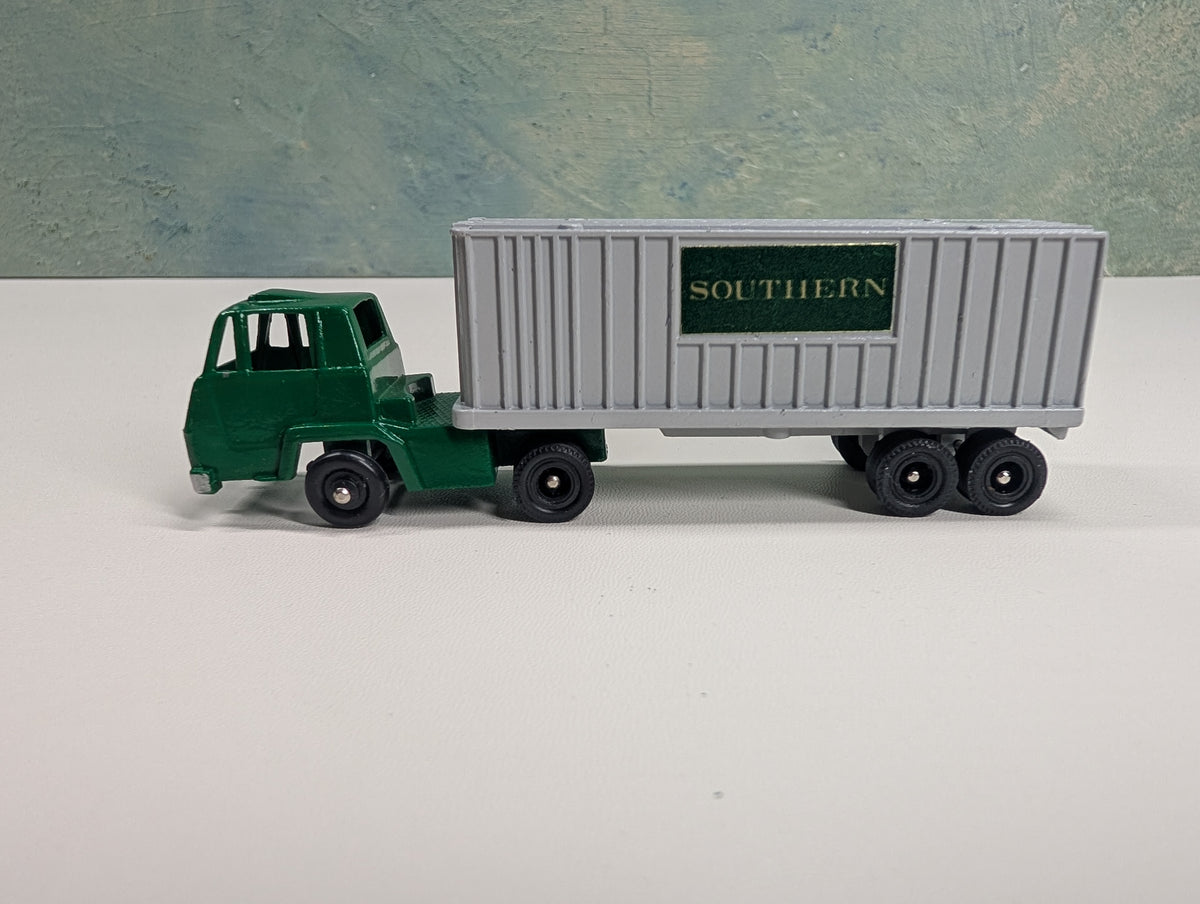 USED Lionel HO Scale Metal Trailer and Cab Southern