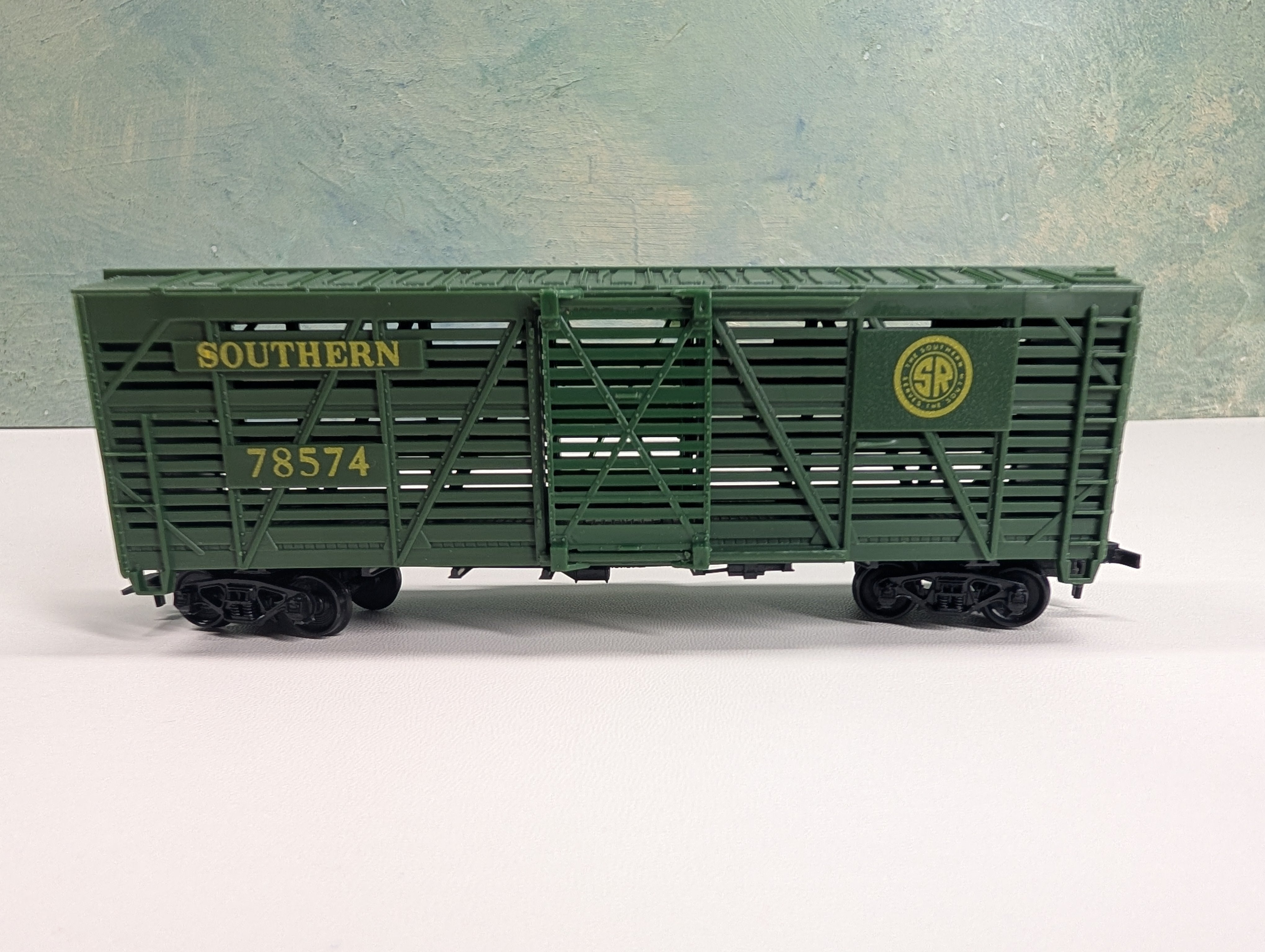 USED Lionel HO Scale Stock Car Southern #78574