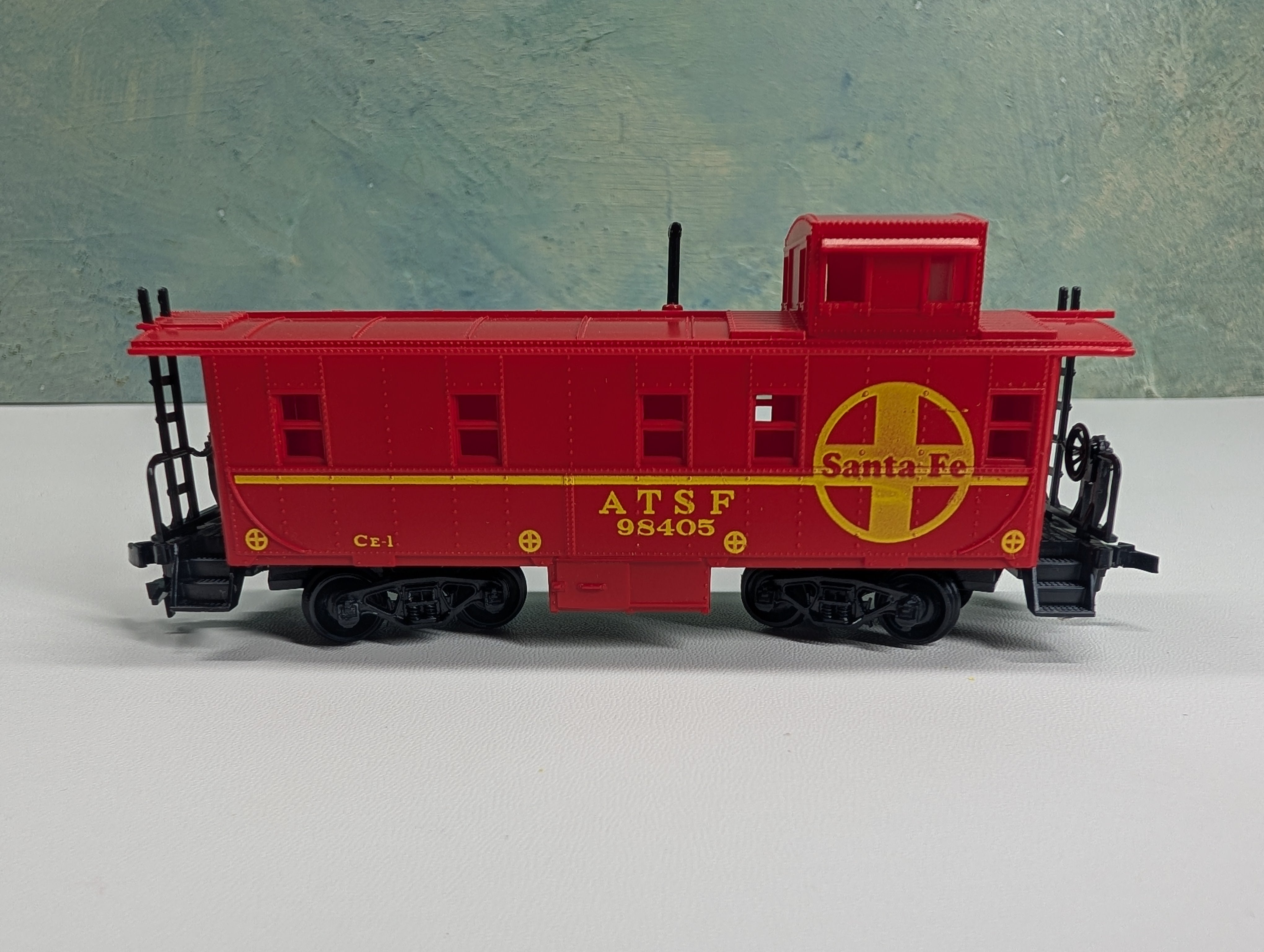 USED Lionel HO Scale Caboose Santa Fe ATSF #98405