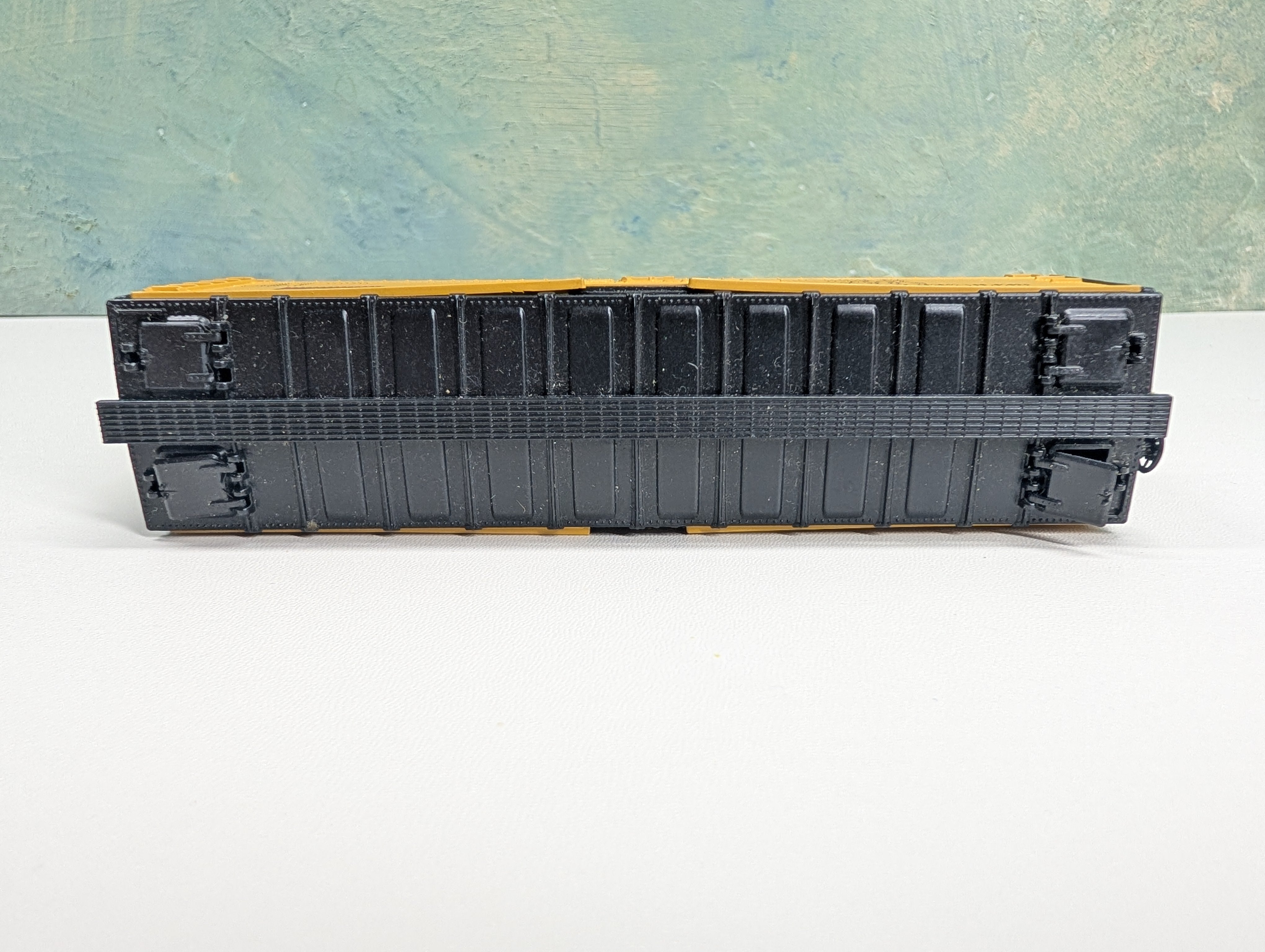 USED Athearn HO Scale 40' Reefer Burlington BREX #75227 Metal Wheels