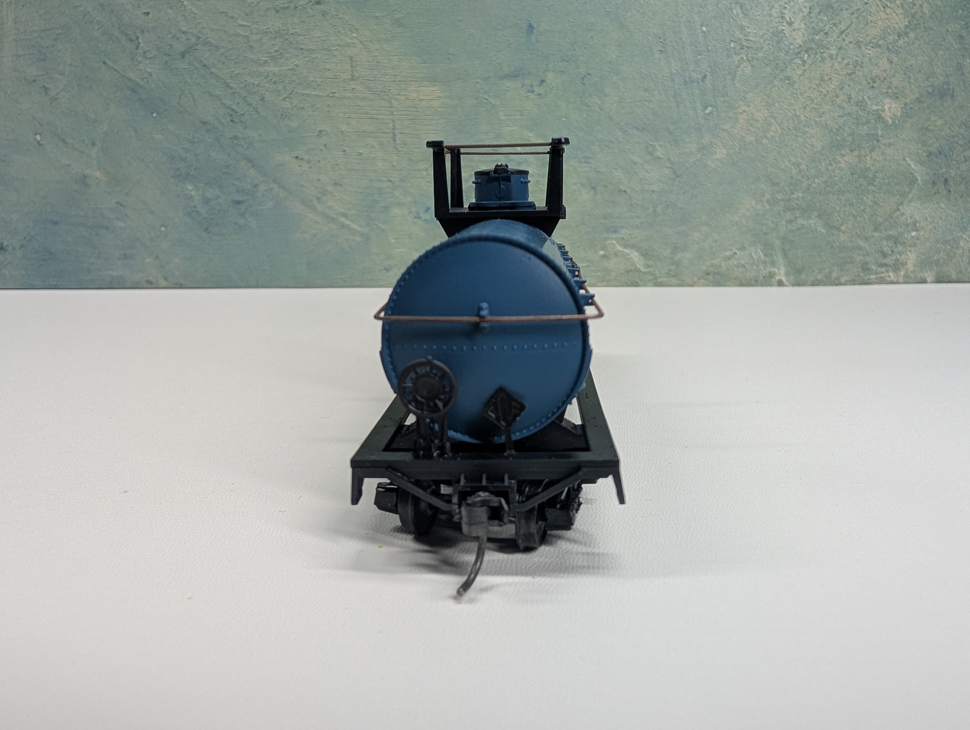 USED Athearn HO Scale Chemical Tank Car DOW #X-38370