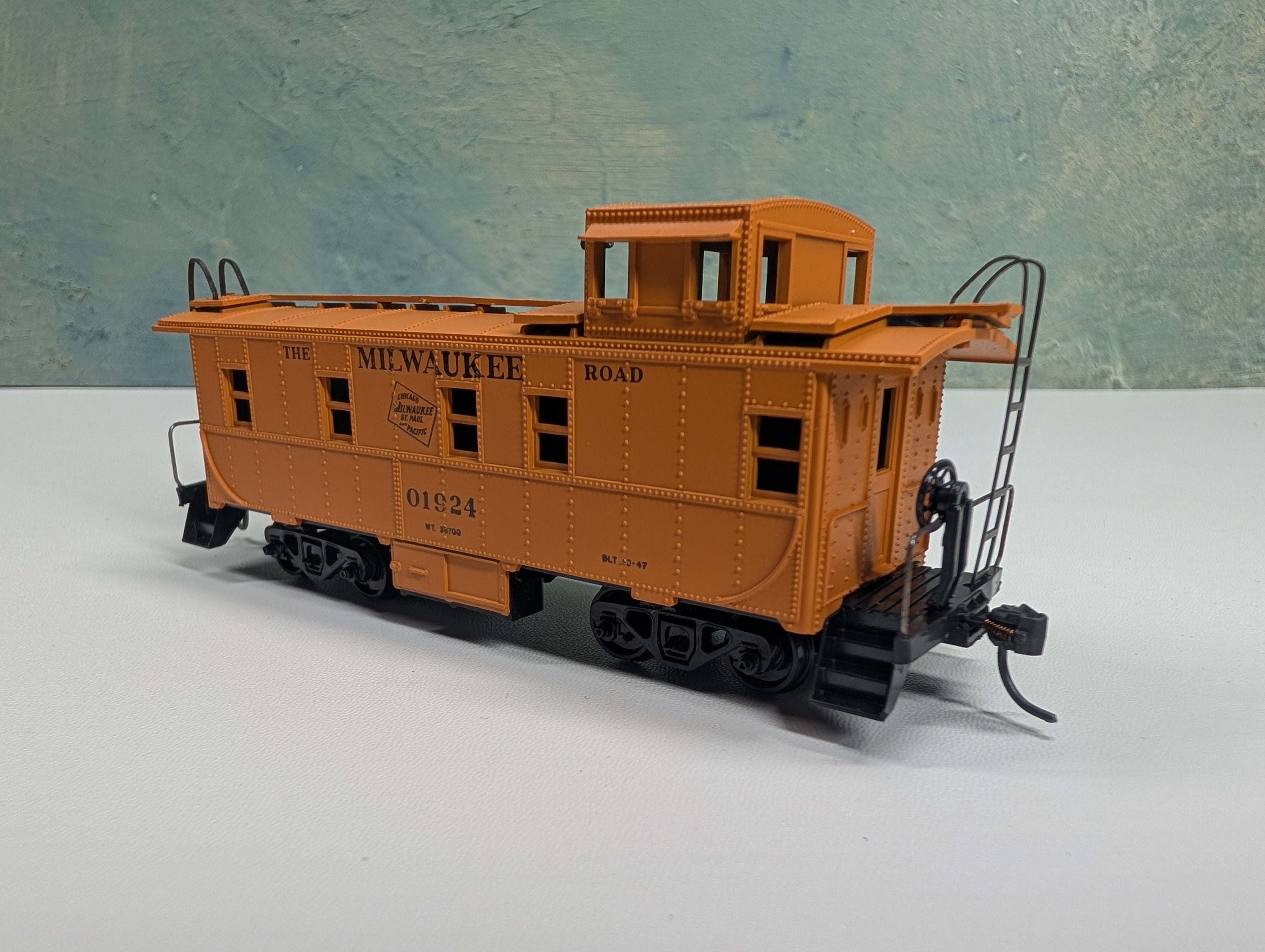 USED Athearn HO Scale Caboose Milwaukee Road #01924