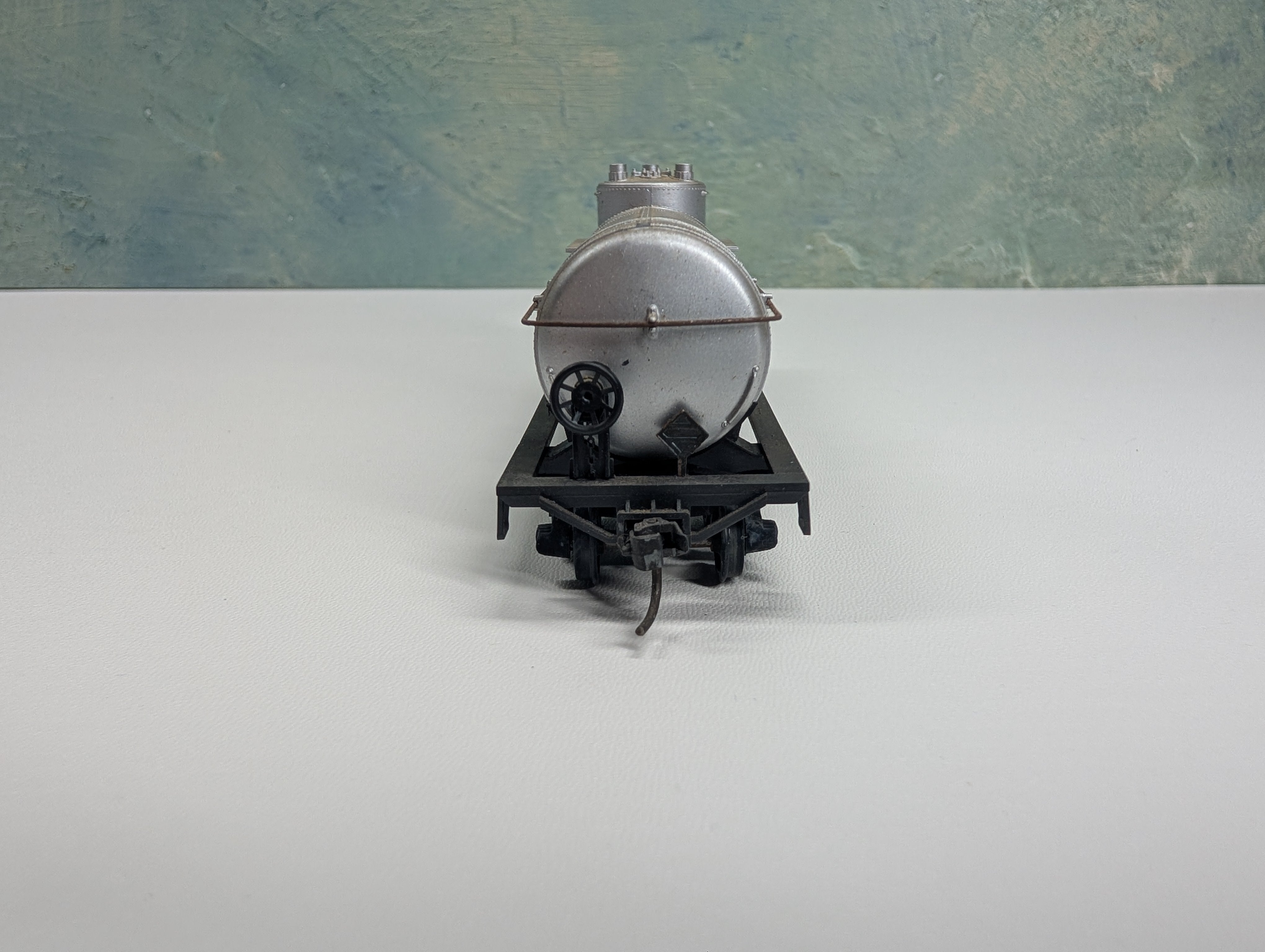 USED Athearn HO Scale Single Dome Tank Car Conoco CONX #617
