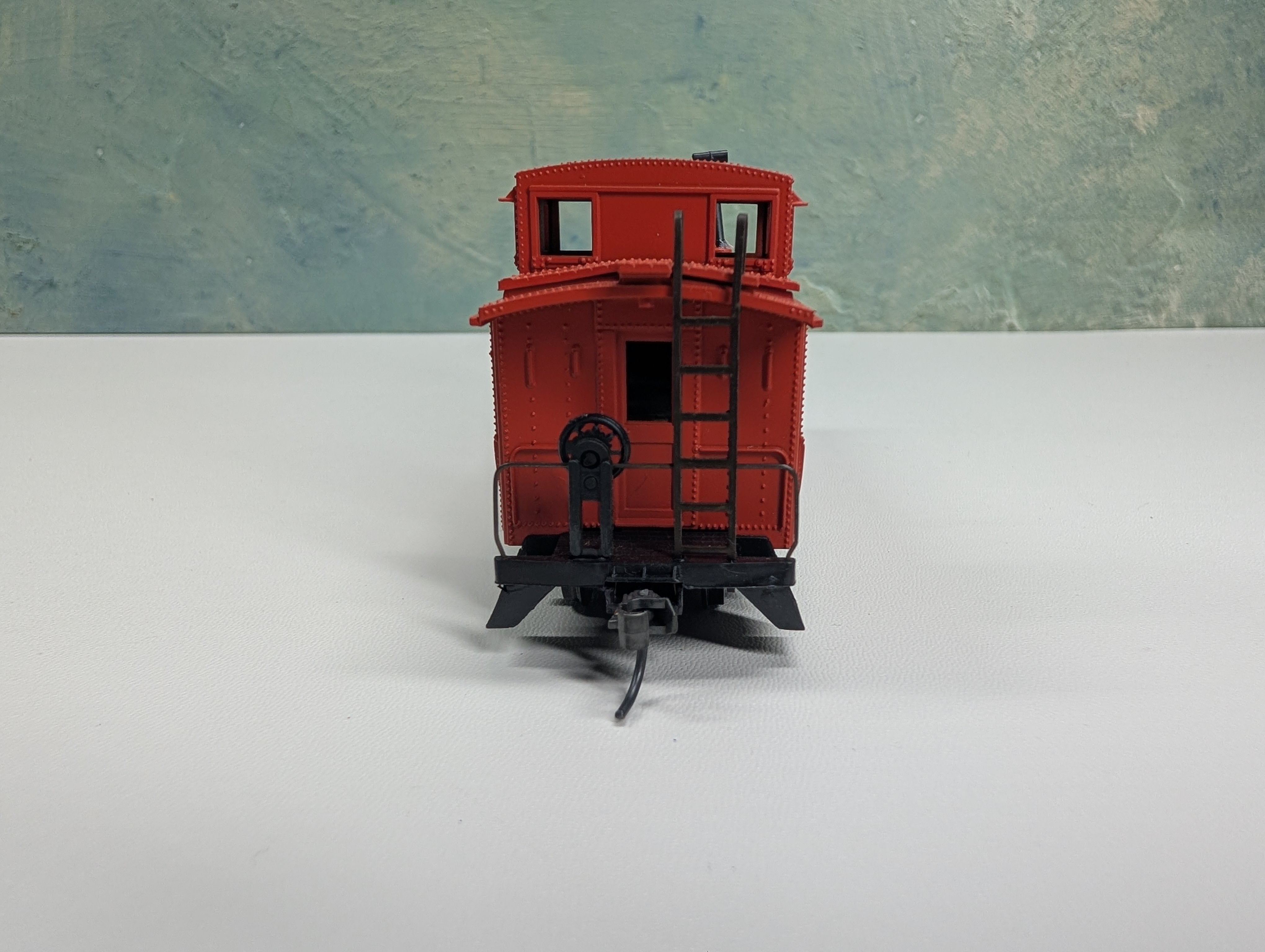 USED Athearn HO Scale Caboose New Haven NH #717 Metal Wheels