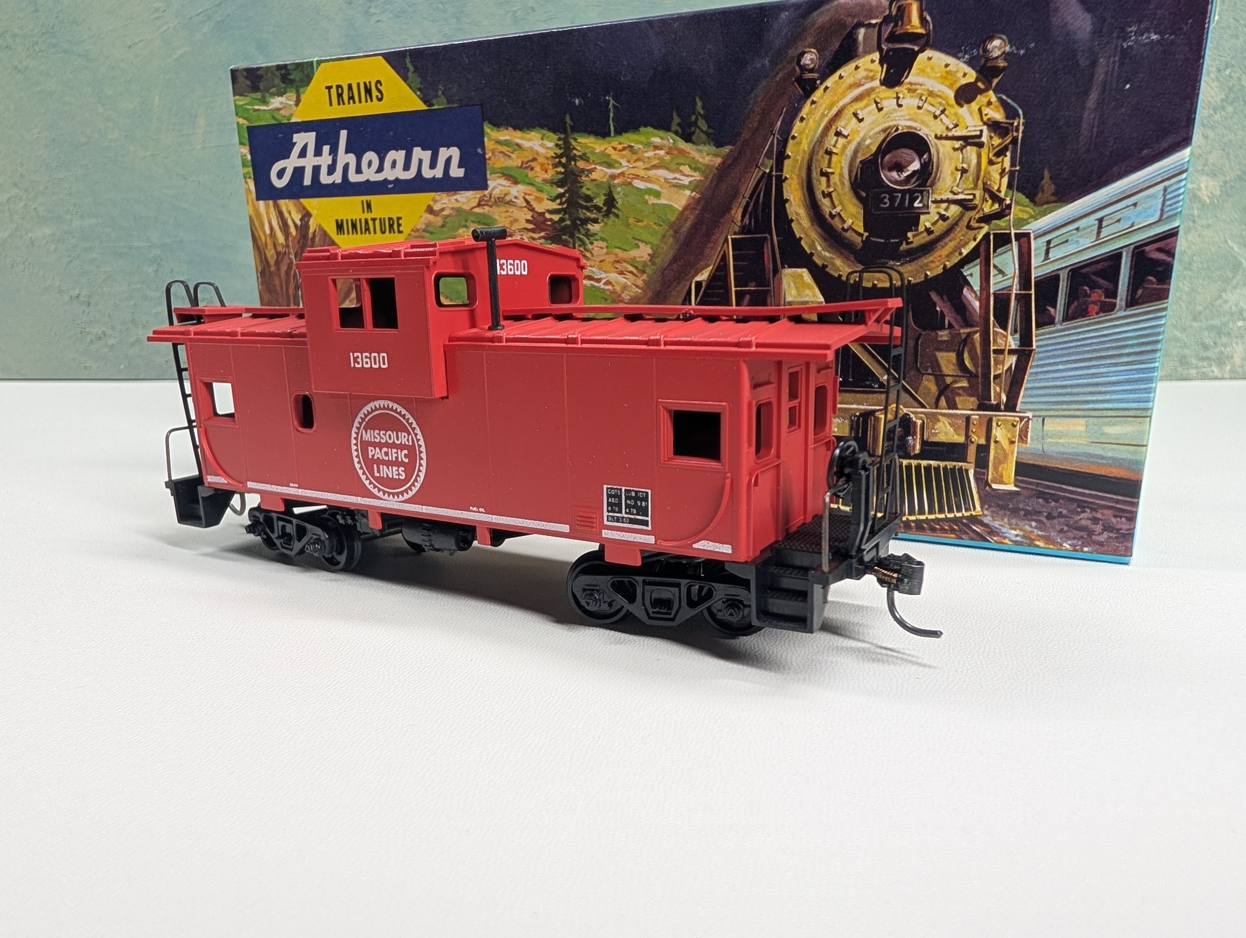 USED Athearn HO Scale Wide Vision Caboose Missouri Pacific Lines #13600 Bev-Bel