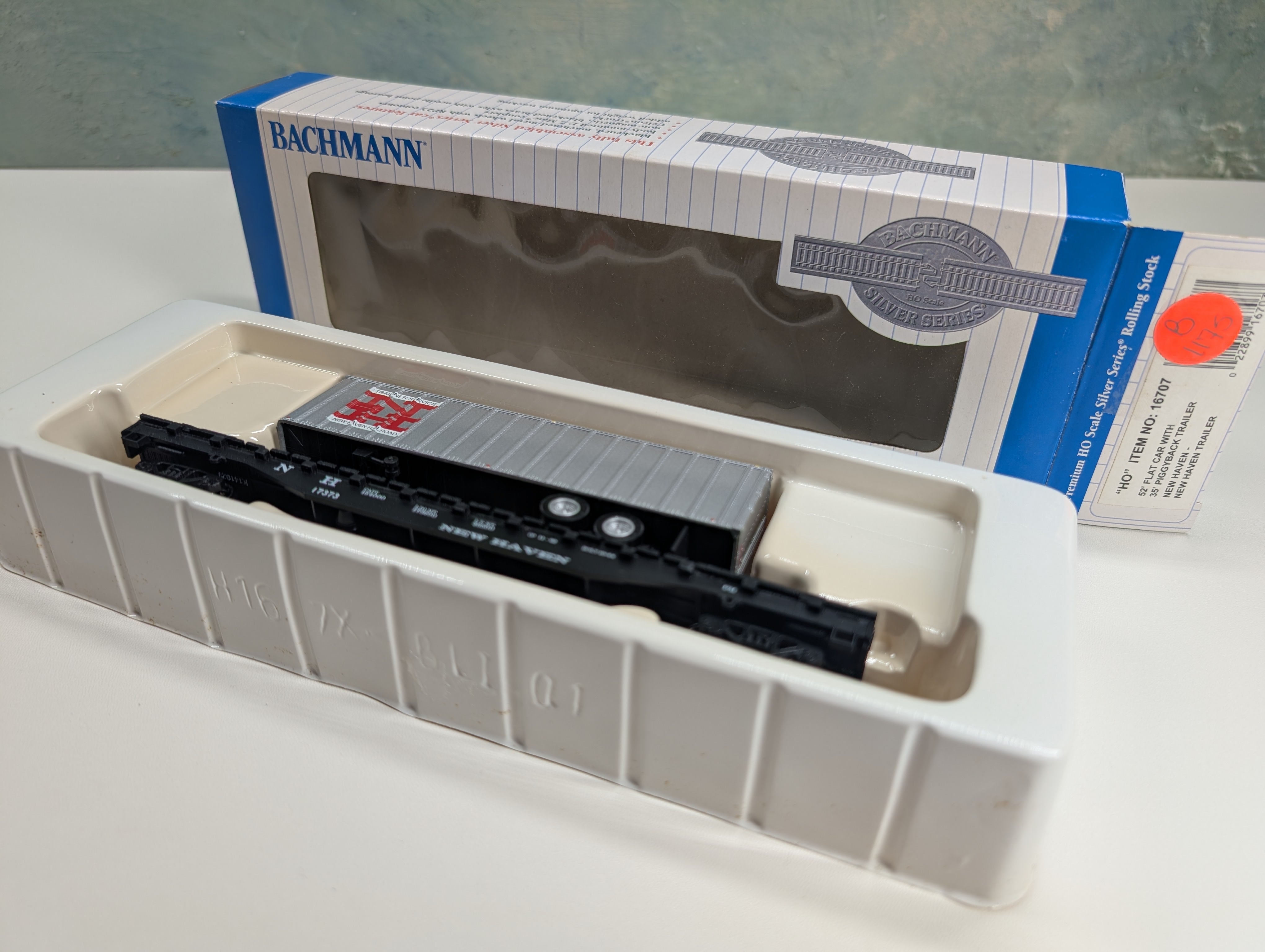 USED Bachmann 16707 HO Scale 52' Flat Car w/ Piggyback Trailer New Haven NH #17373