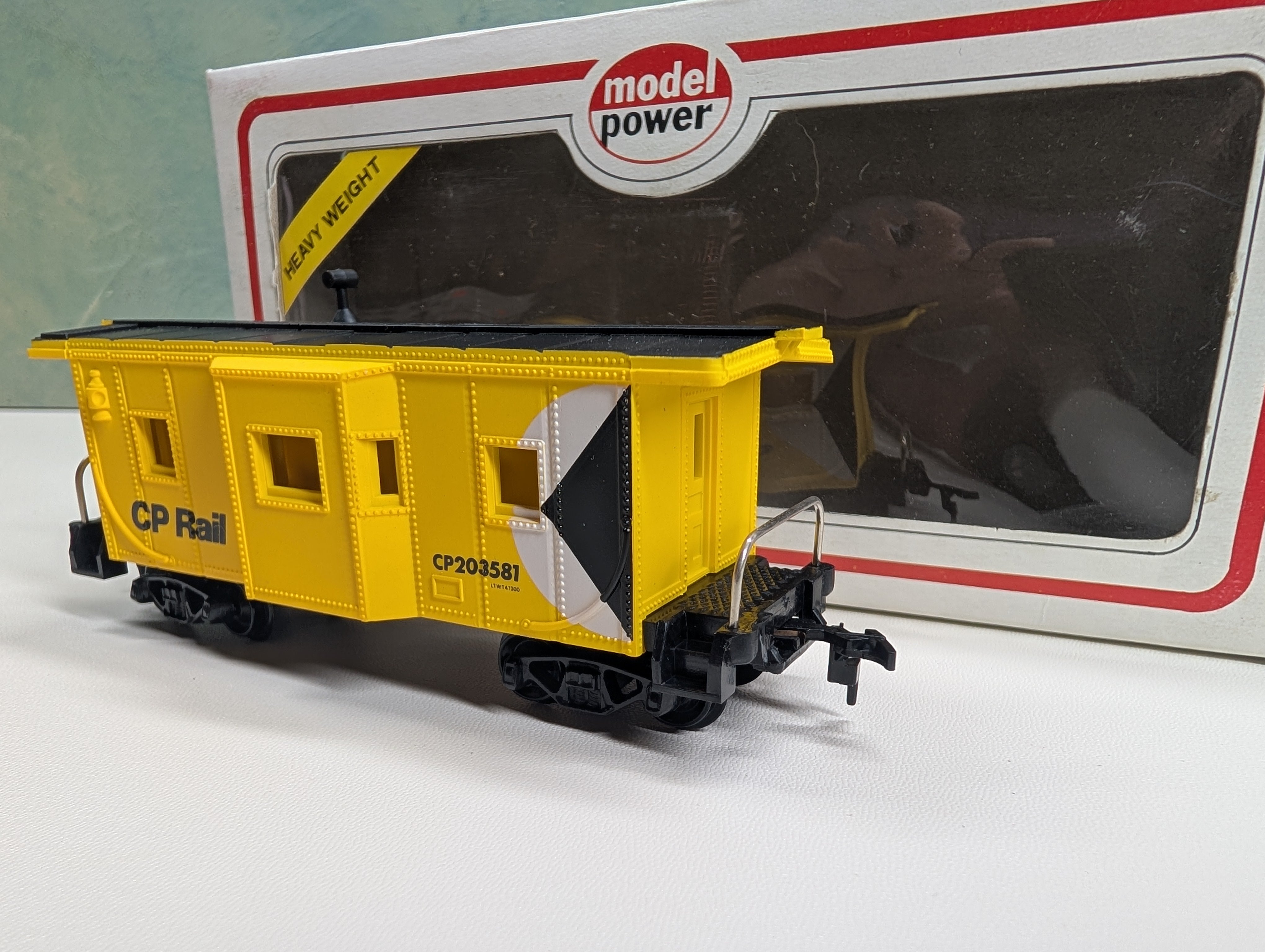 USED Model Power HO Scale Bay Window Caboose CP Rail #203581