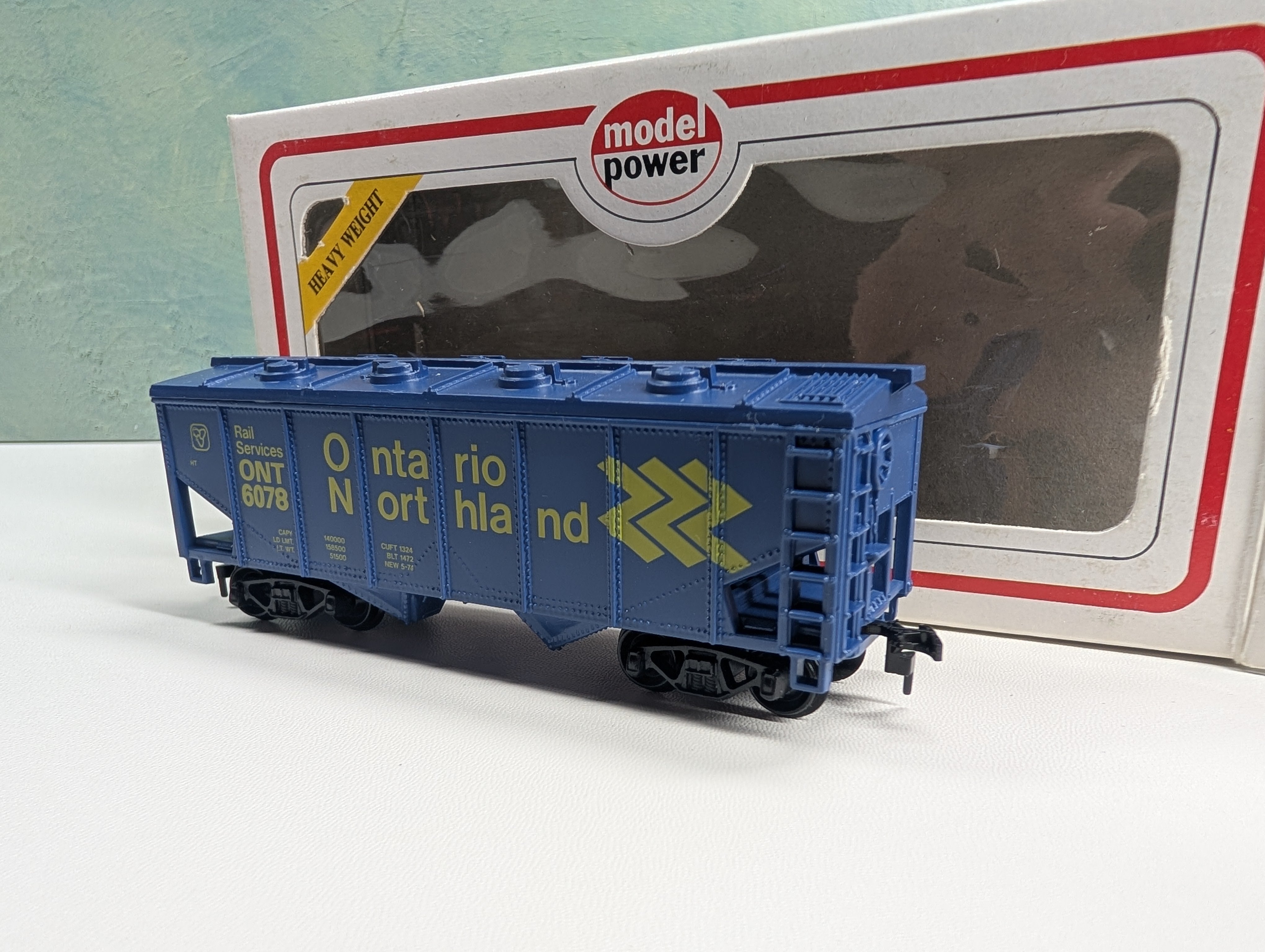 USED Model Power HO Scale 2 Bay Covered Hopper Ontario Northland ONT #6078