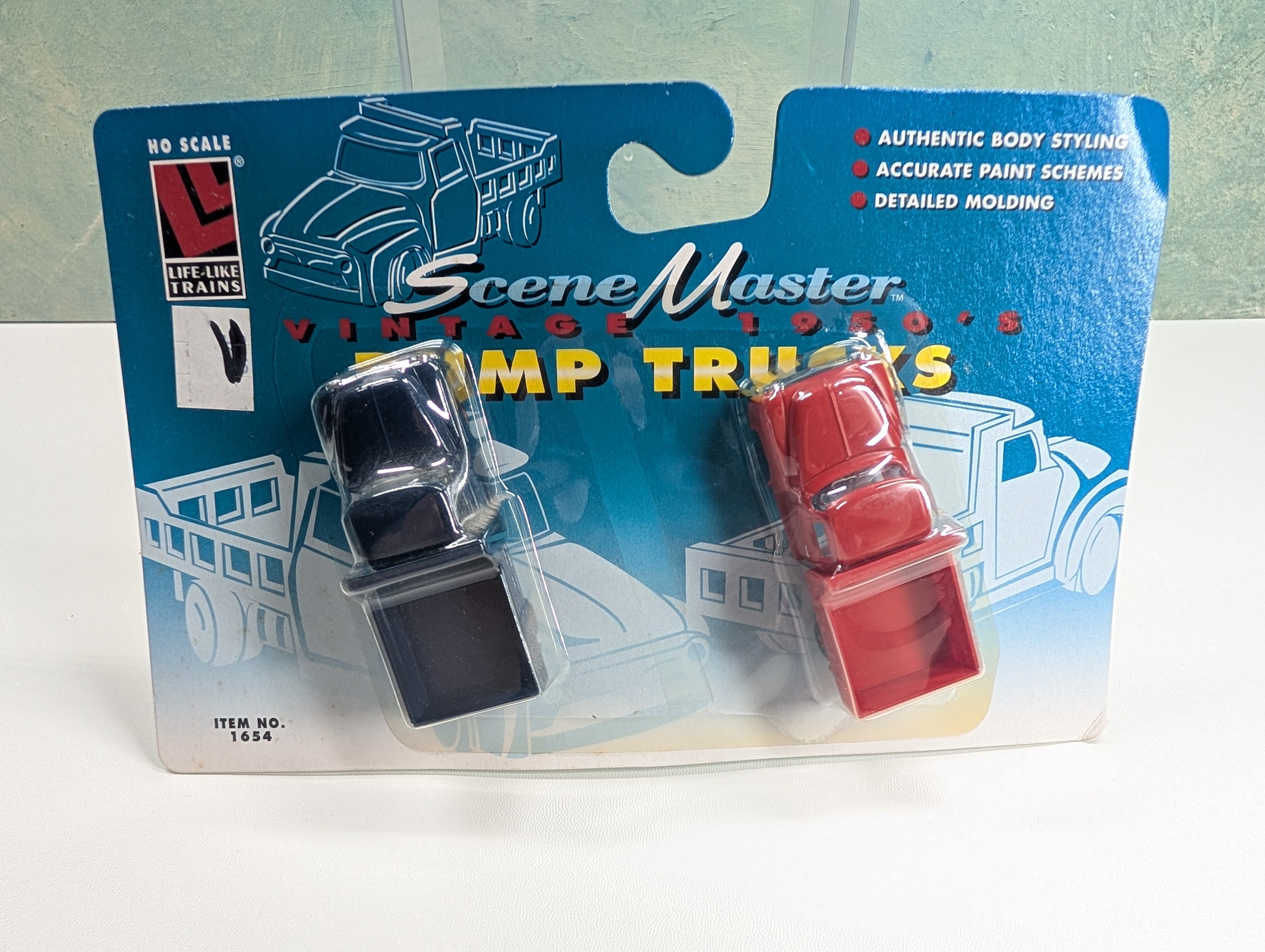 Life-Like 1654 HO Scale 1950s Dump Trucks